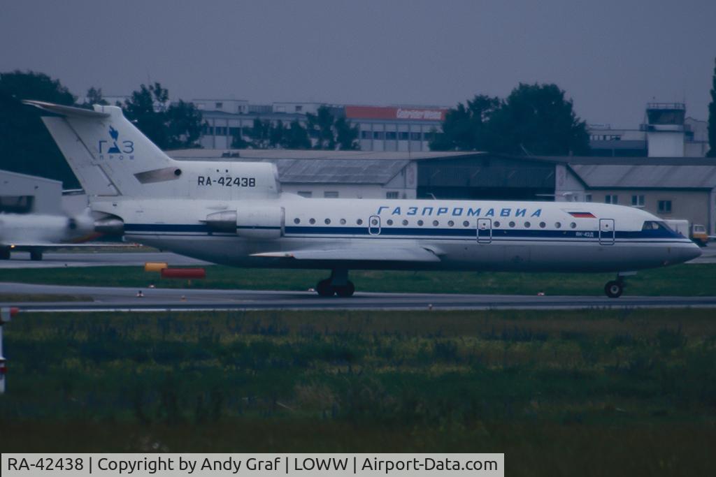 RA-42438, 1996 Yakovlev Yak-42D C/N 4520423609018, Gazpromavia Y42