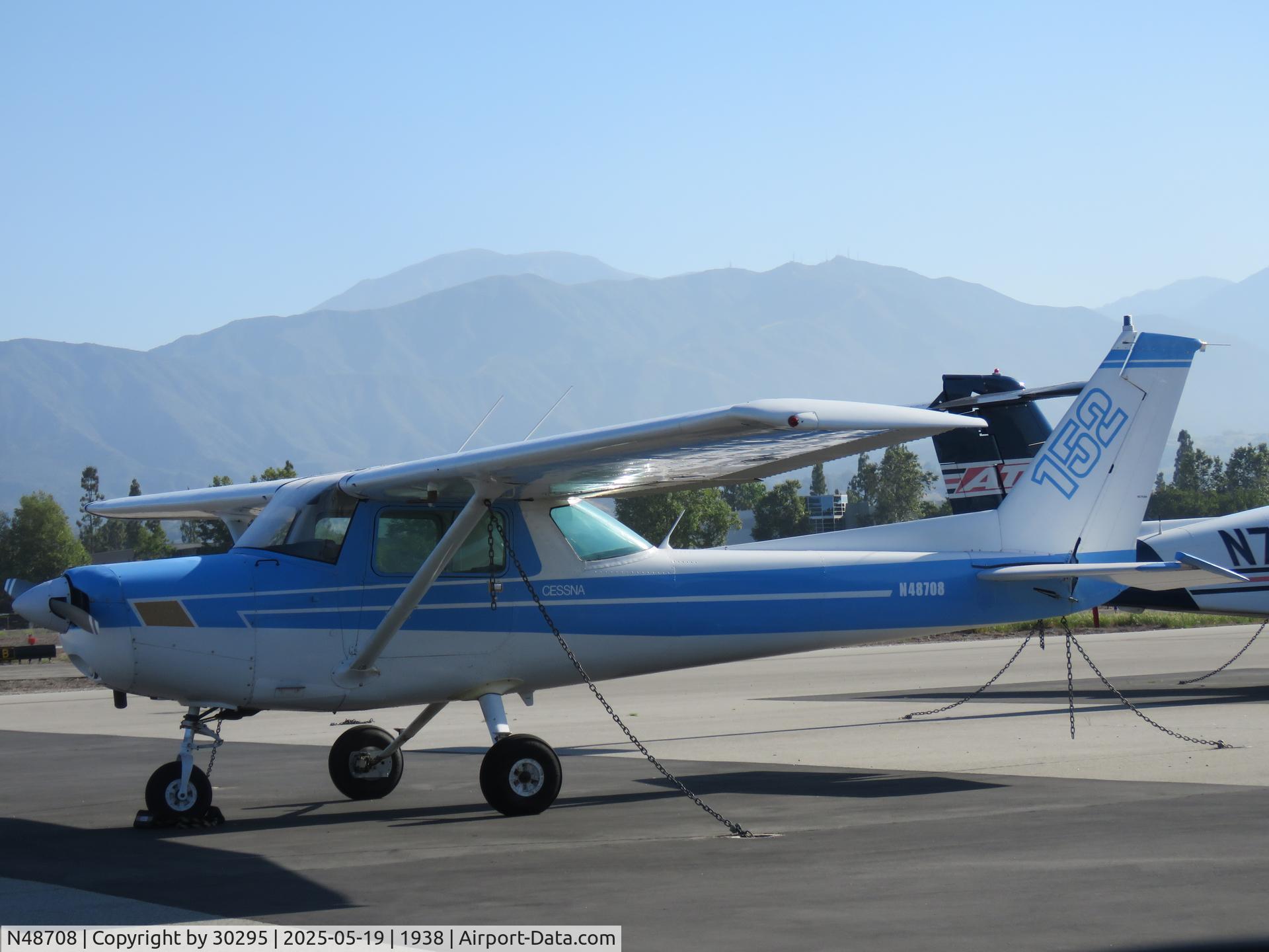 N48708, 1977 Cessna 152 C/N 15280934, Parked