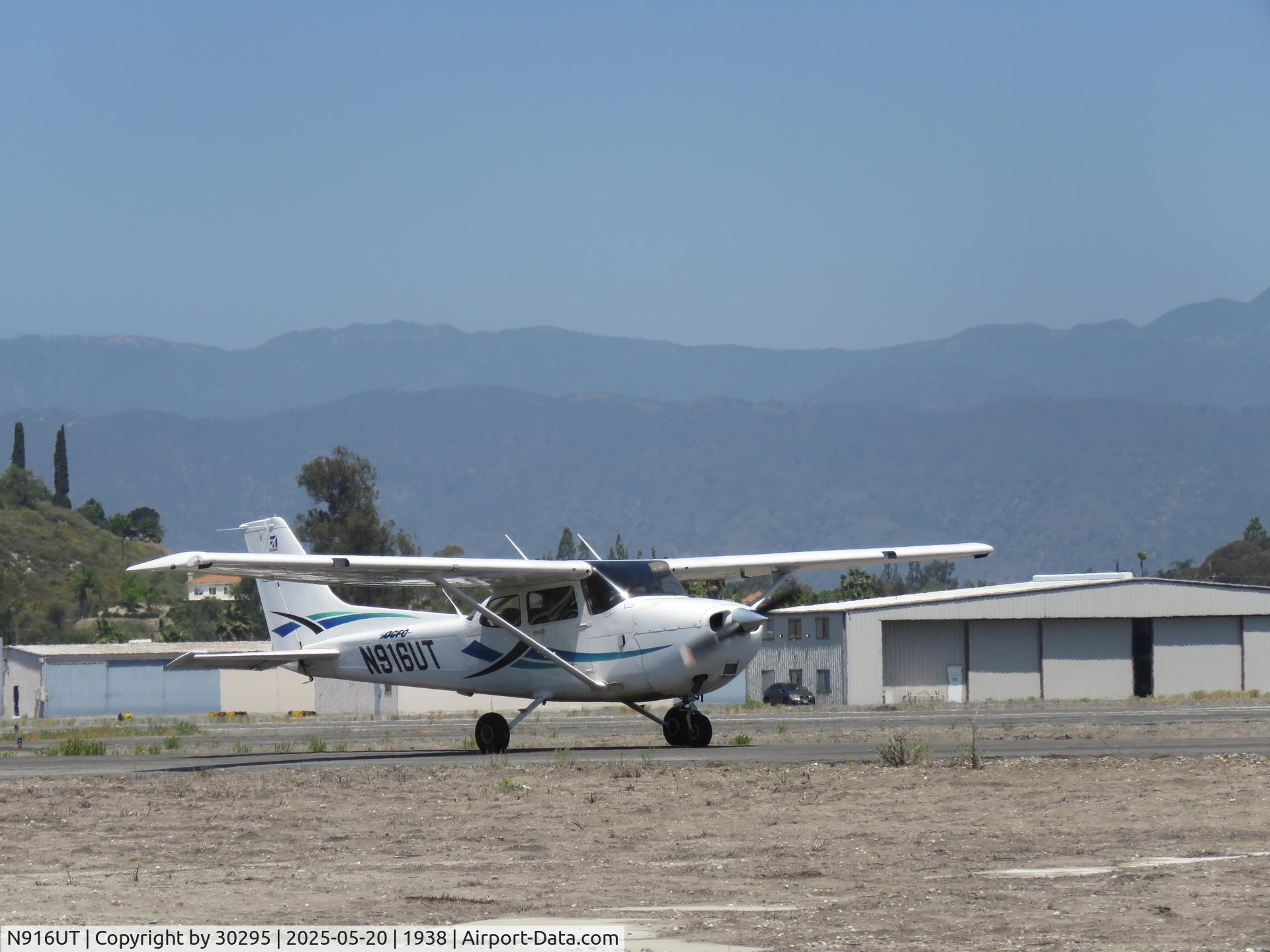 N916UT, 2021 Textron (Cessna) 172S C/N 172S12768, Off the runway