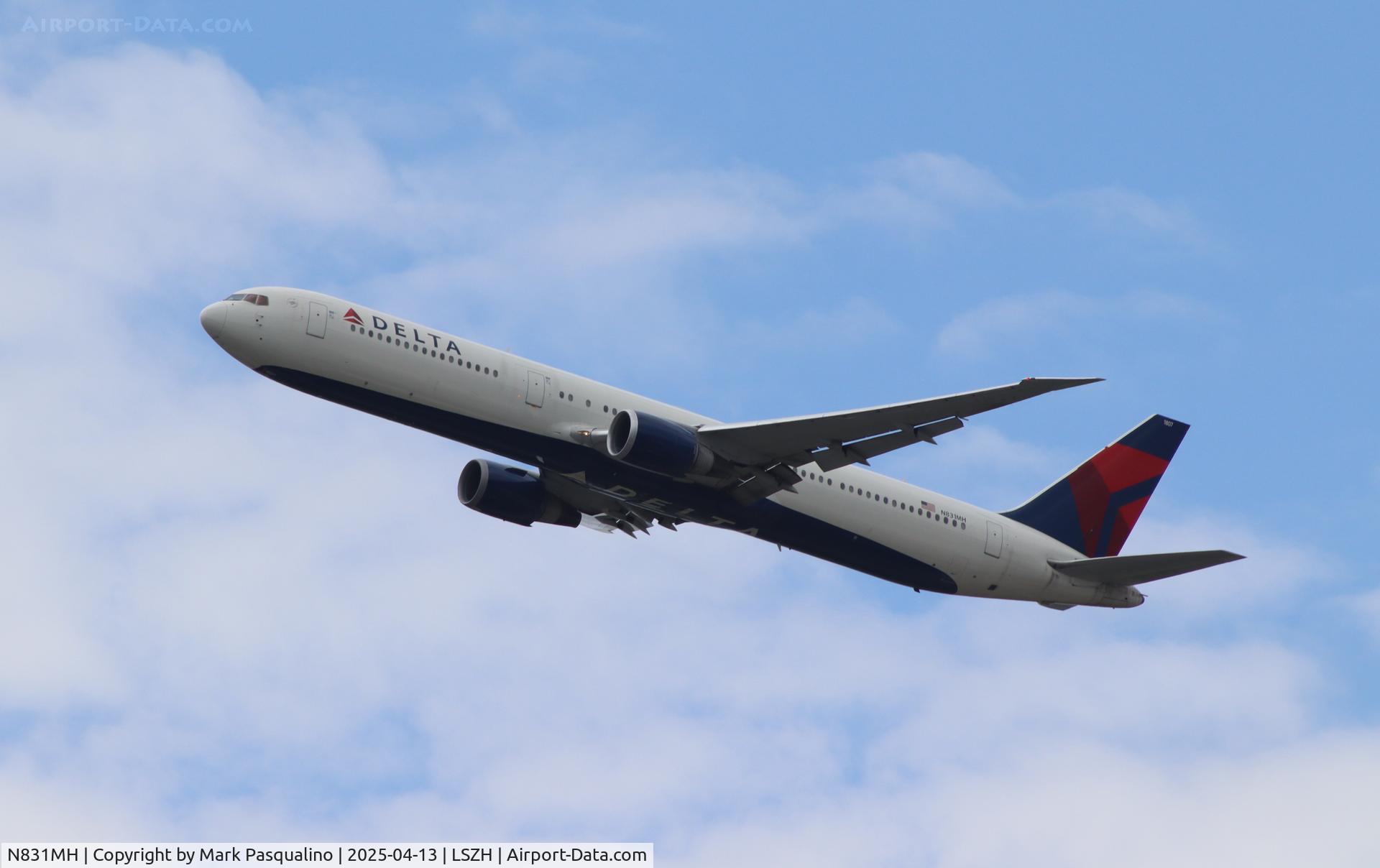 N831MH, 2000 Boeing 767-432/ER C/N 29702, Boeing 767-432/ER