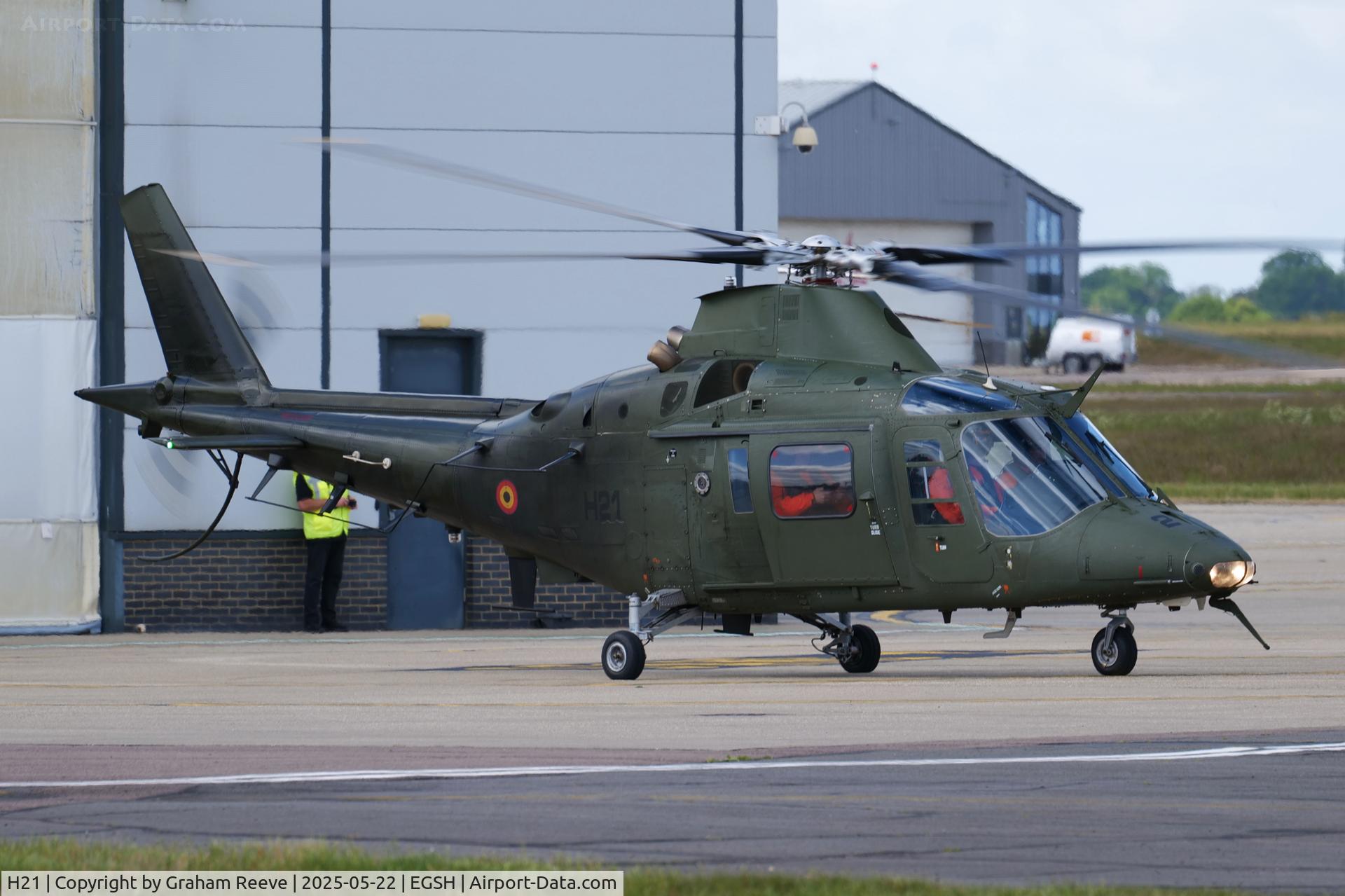 H21, Agusta A-109BA C/N 0321, Departing from Norwich.