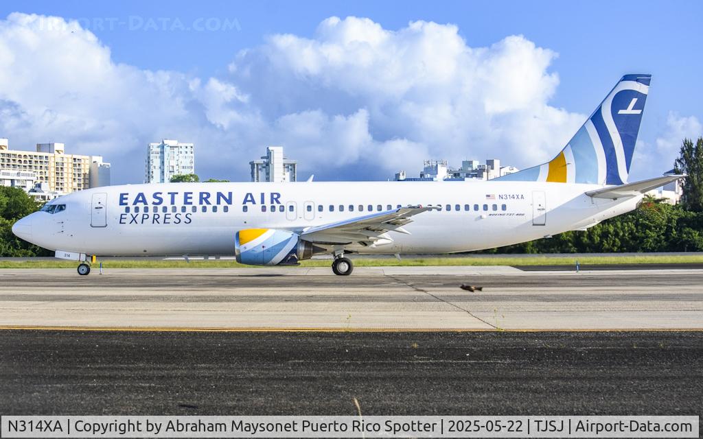N314XA, 1991 Boeing 737-484 C/N 25314, Taxing for departure