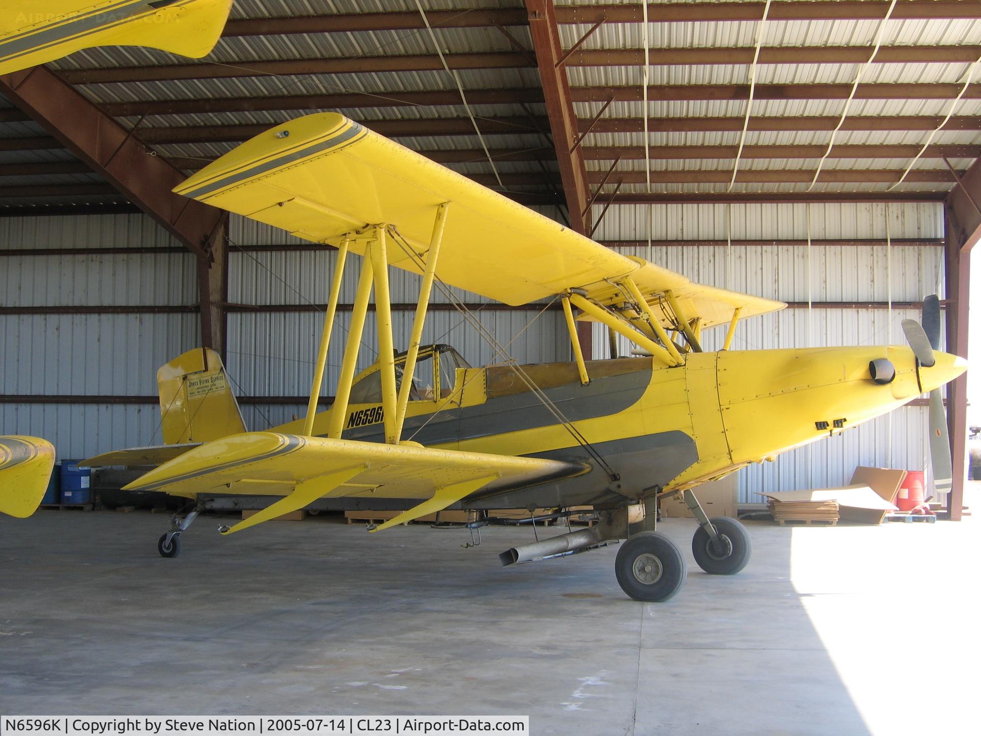 N6596K, 1978 Grumman-Schweizer G-164C C/N 6C, Chuck Jones Flying Service 1978 Schweizer G-164C Ag-Cat rigged as duster at their Biggs, CA base