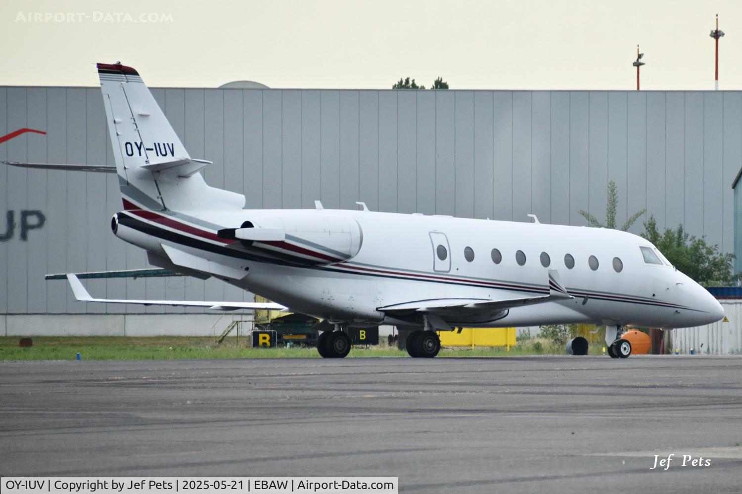 OY-IUV, 2002 Israel Aircraft Industries Gulfstream 200 C/N 073, OY-IUV at Antwerp Airport.