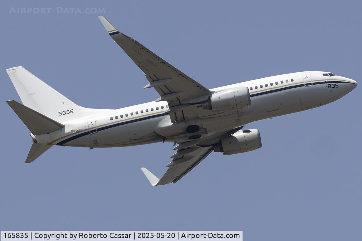 165835, 2004 Boeing C-40A Clipper C/N 33826, Departure
