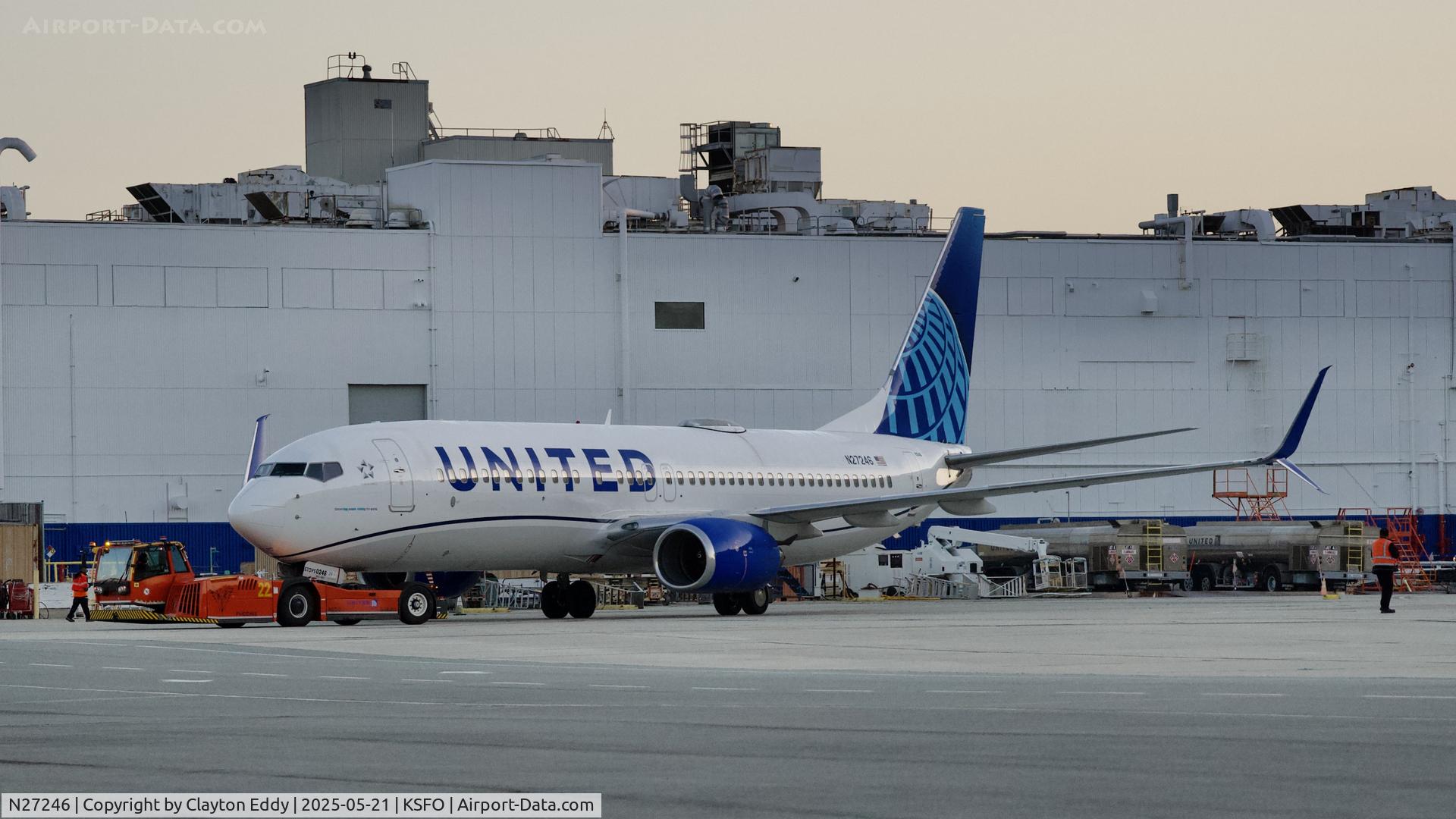N27246, 1999 Boeing 737-824 C/N 28956, SFO 2025