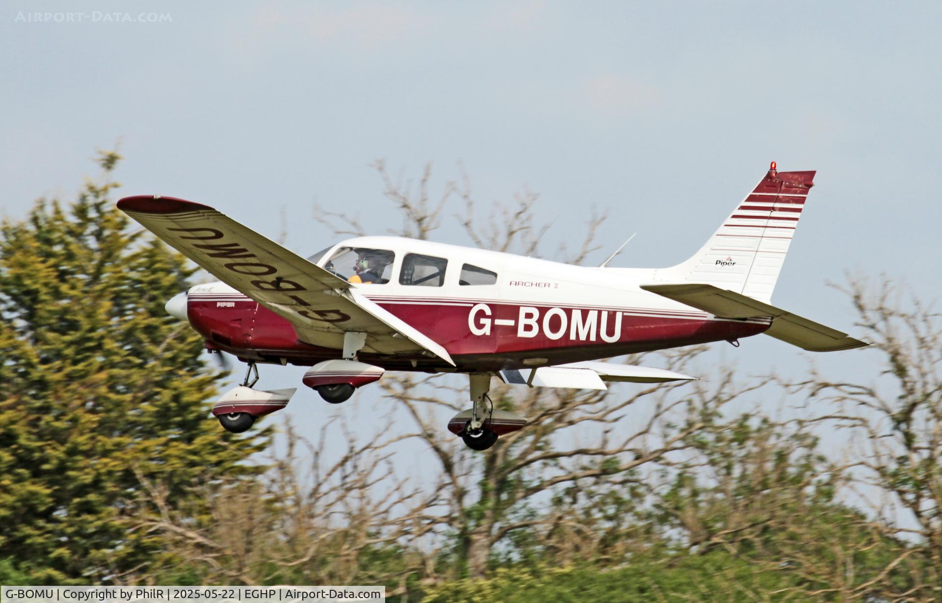 G-BOMU, 1977 Piper PA-28-181 Cherokee Archer II C/N 28-7790318, G-BOMU 1977 Piper PA-28-181 Cherokee Archer ll Fly In Popham 