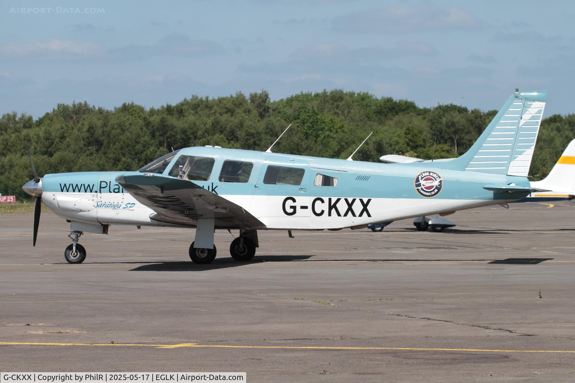 G-CKXX, 1988 Piper PA-32R-301 Saratoga II HP C/N 3213016, G-CKXX 1988 Piper PA-32R-301 Saratoga SP Piper Fly In Popham