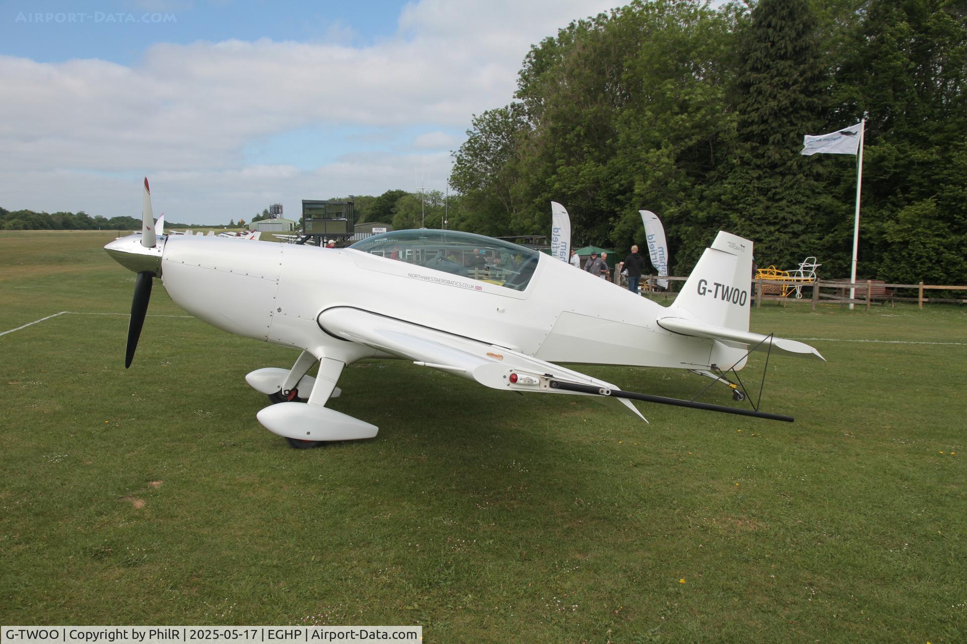 G-TWOO, 1996 Extra EA-300/200 C/N 05, G-TWOO 1996 Extra EA 300 200 Piper Fly In Popham 