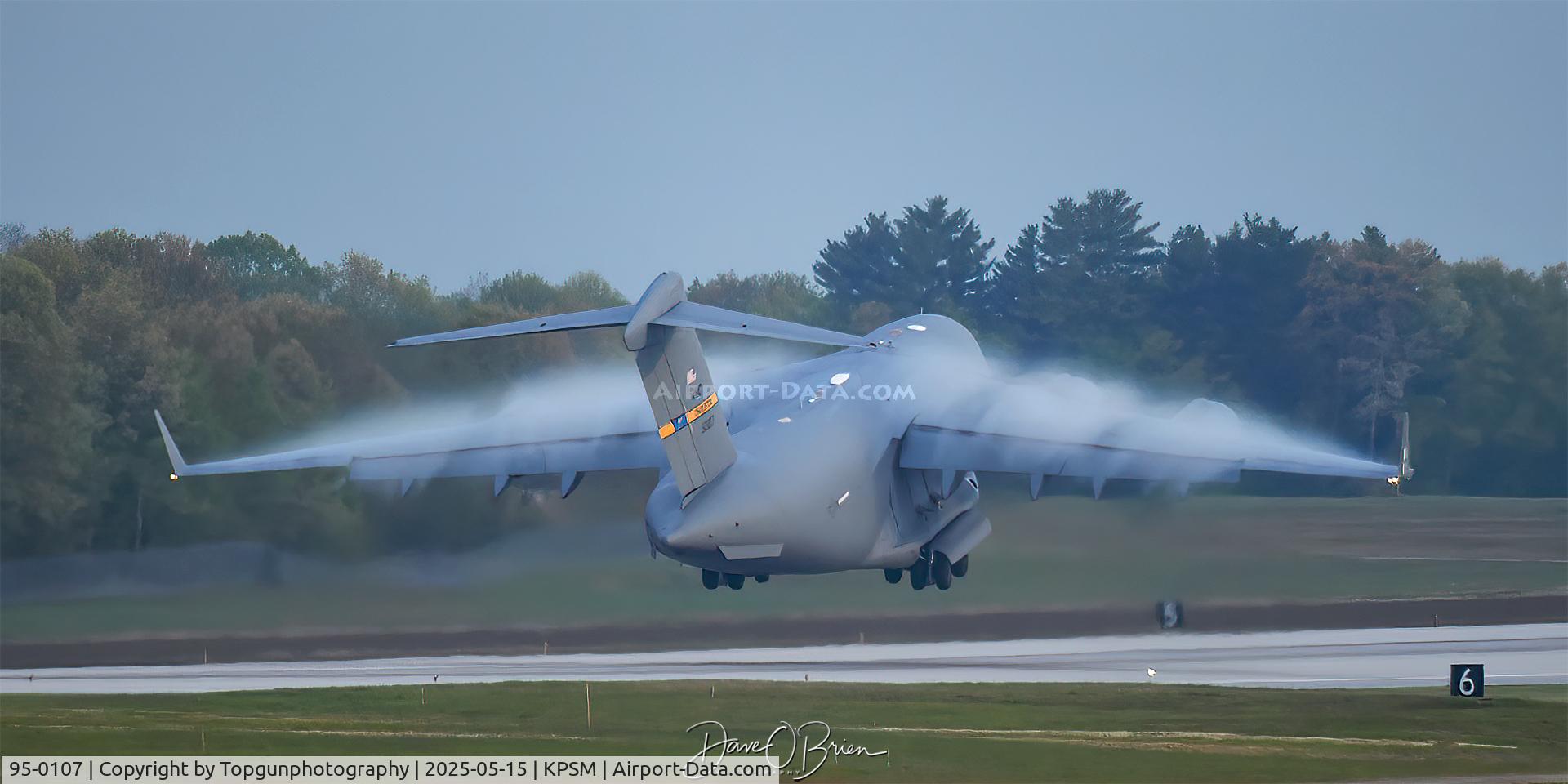 95-0107, 1995 McDonnell Douglas C-17A Globemaster III C/N P-32, REACH4130 lifting off