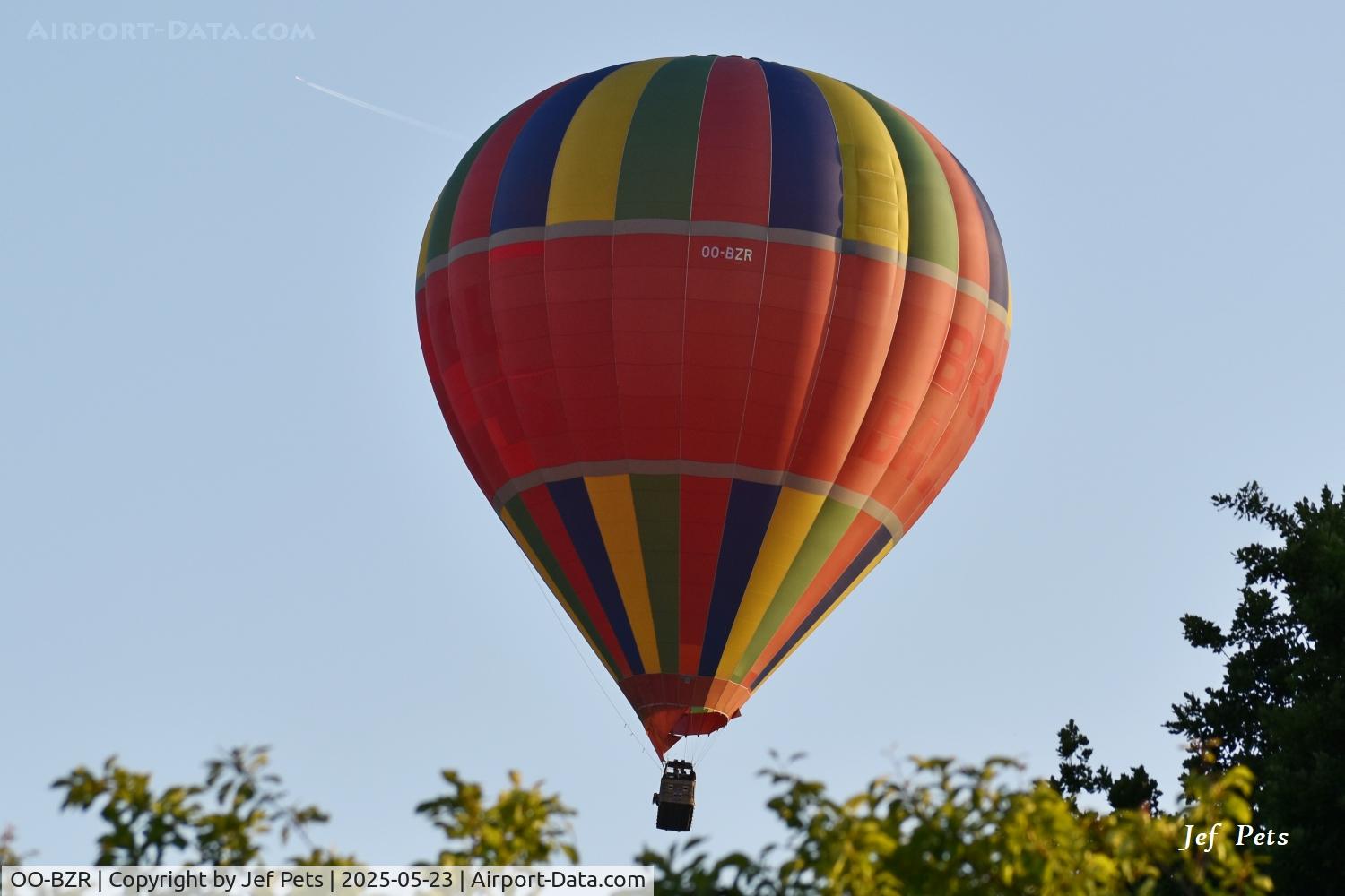 OO-BZR, 2012 Cameron Balloons Z-350 C/N 11603, Overhead Emblem.