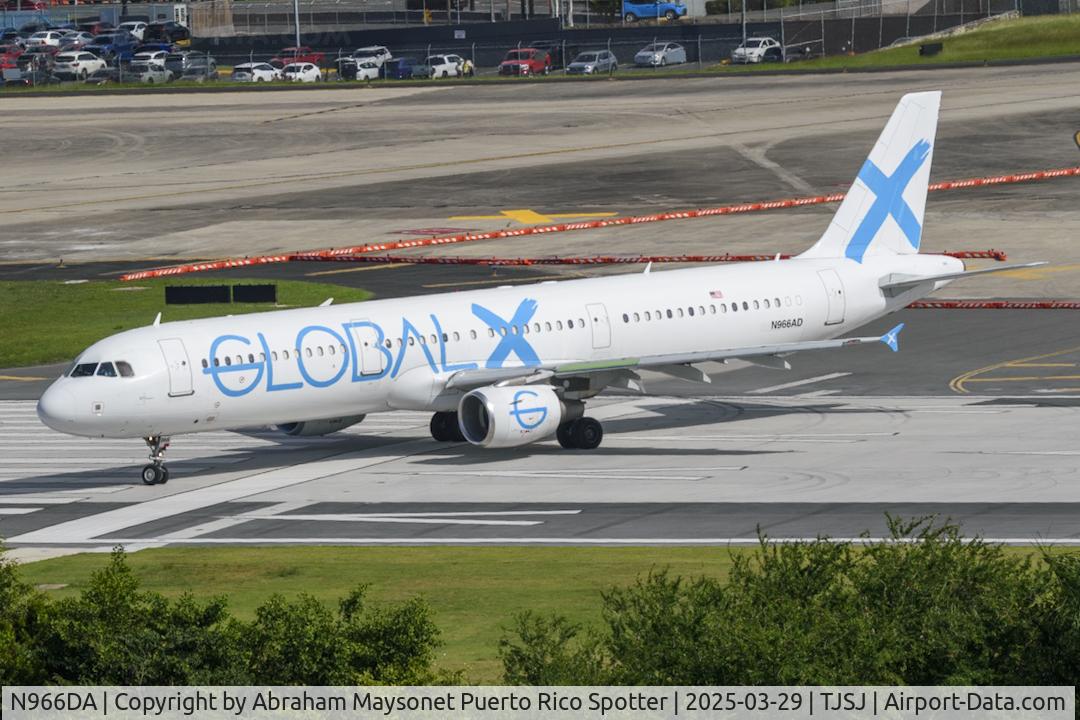 N966DA, 2003 Airbus A321-211 C/N 1966, Taxing for departure