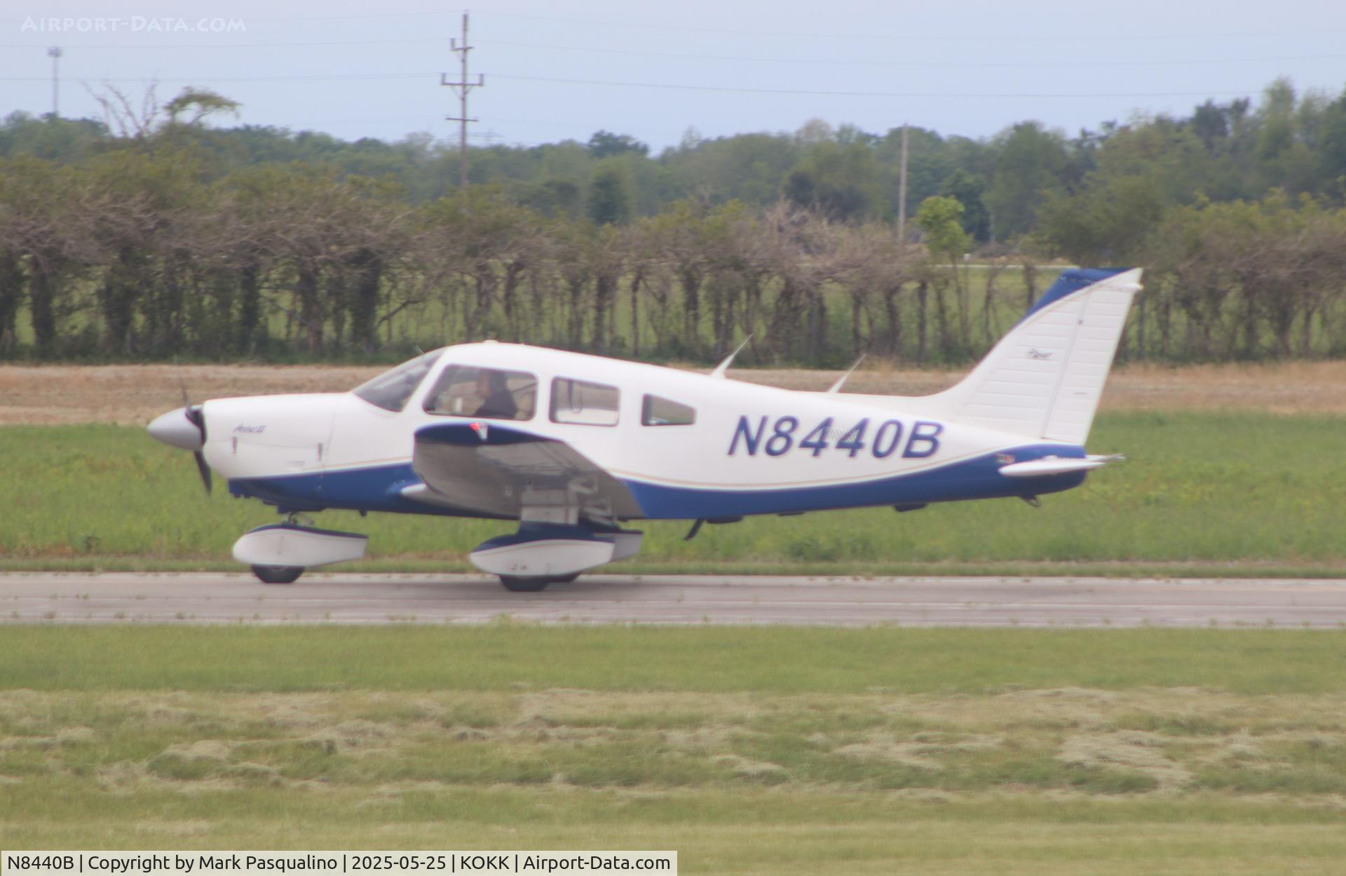 N8440B, 1981 Piper PA-28-181 C/N 28-8290013, Piper PA-28-181