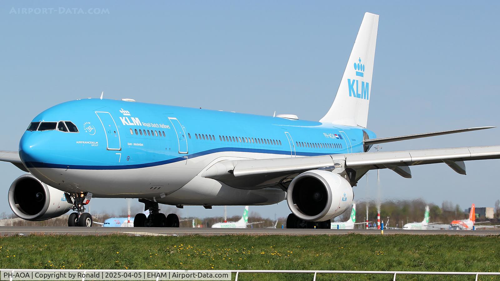 PH-AOA, 2005 Airbus A330-203 C/N 682, at eham