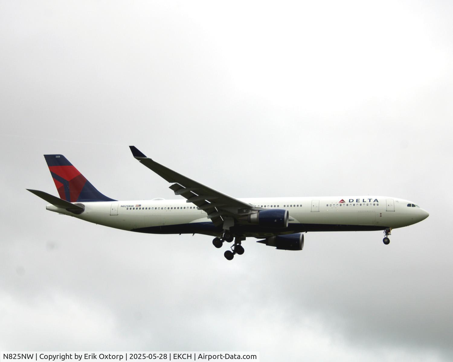 N825NW, 2015 Airbus A330-302 C/N 169, N825NW landing rw 04L