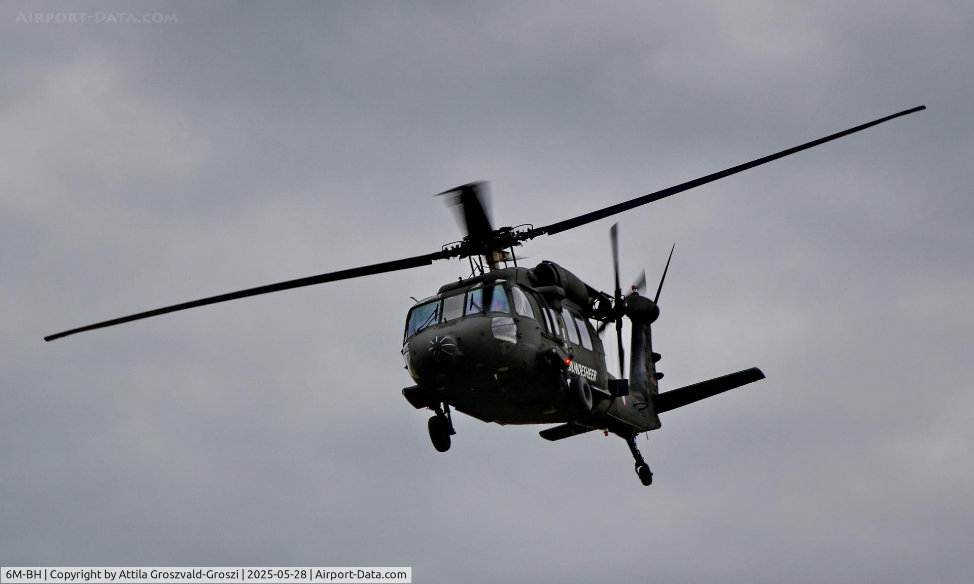 6M-BH, 2002 Sikorsky S-70A-42 Black Hawk C/N 70-2758, Training mission flight, over the range, Szentkirályszabadja-Veszprém, Hungary