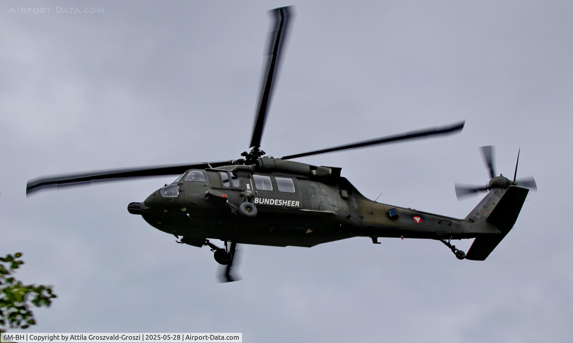 6M-BH, 2002 Sikorsky S-70A-42 Black Hawk C/N 70-2758, Training mission flight, over the range, Szentkirályszabadja-Veszprém, Hungary
