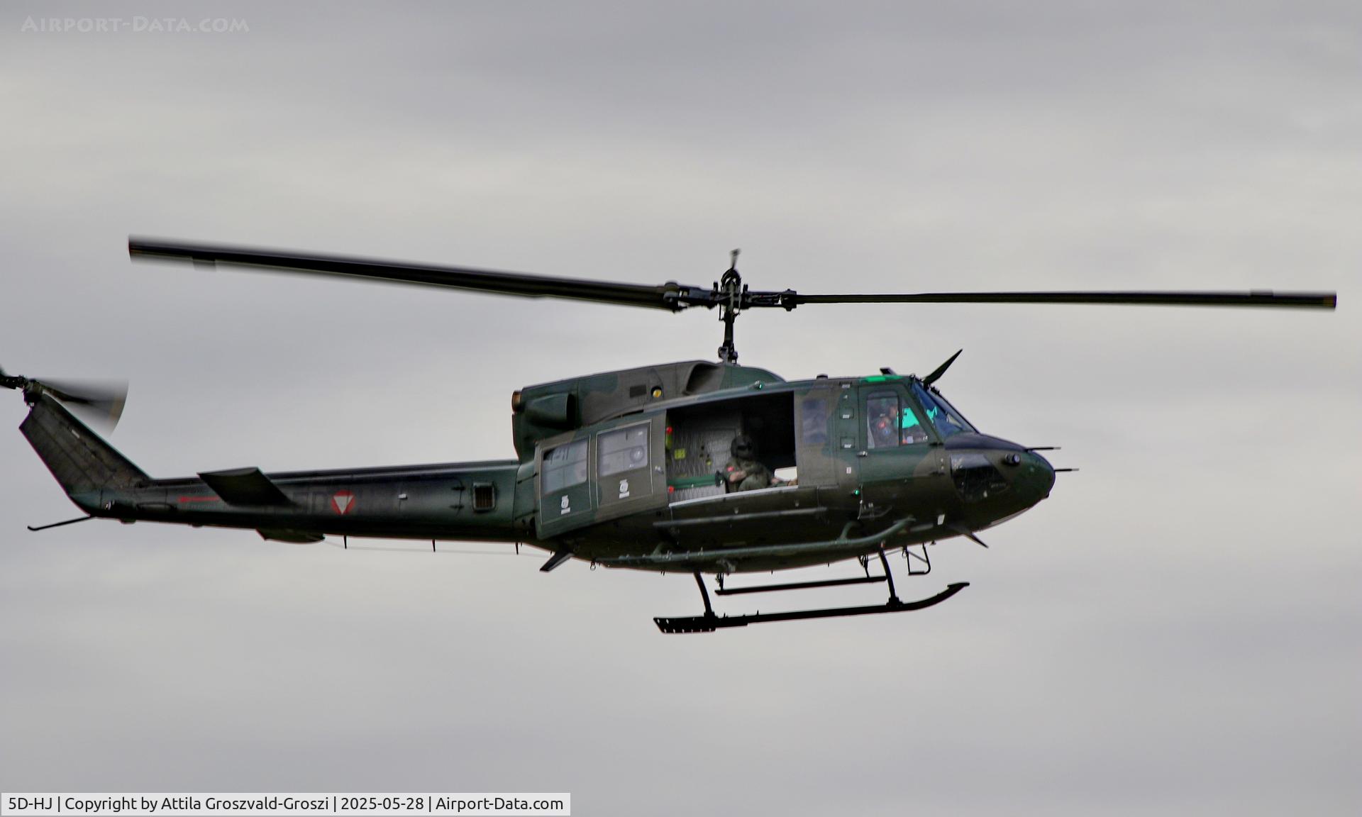 5D-HJ, Agusta AB-212 C/N 5606, Training mission flight, over the range, Szentkirályszabadja-Veszprém, Hungary