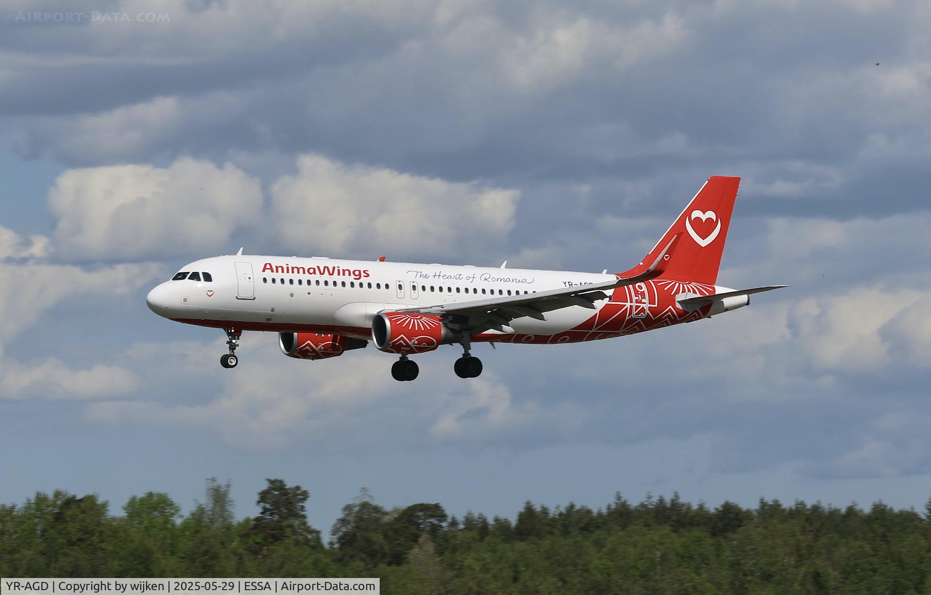 YR-AGD, 2014 Airbus A320-214 C/N 6350, Rwy 26