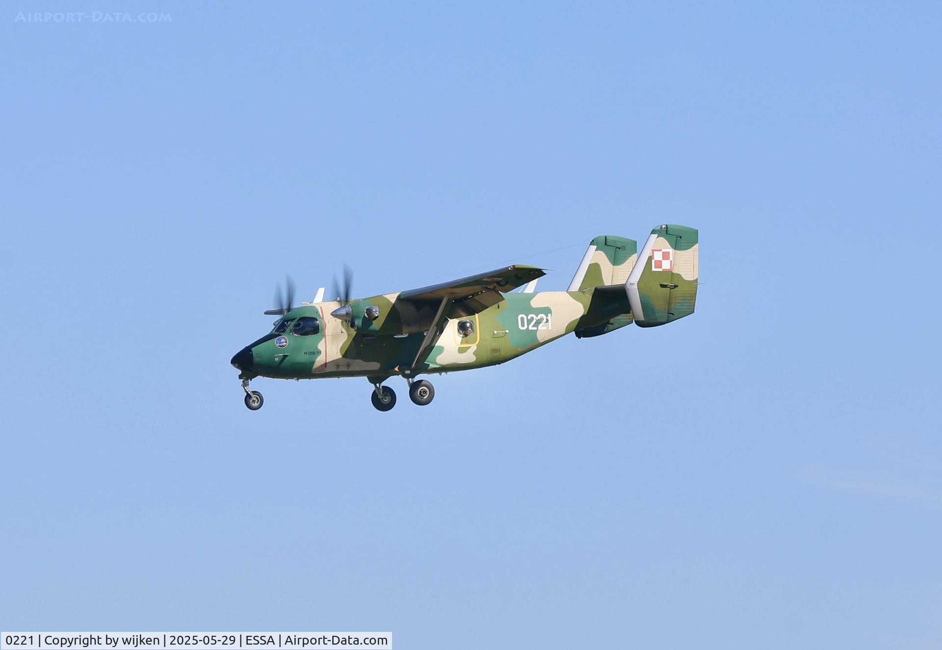 0221, 2012 PZL-Mielec M-28B/TT Bryza C/N AJG004-04, Rwy 26