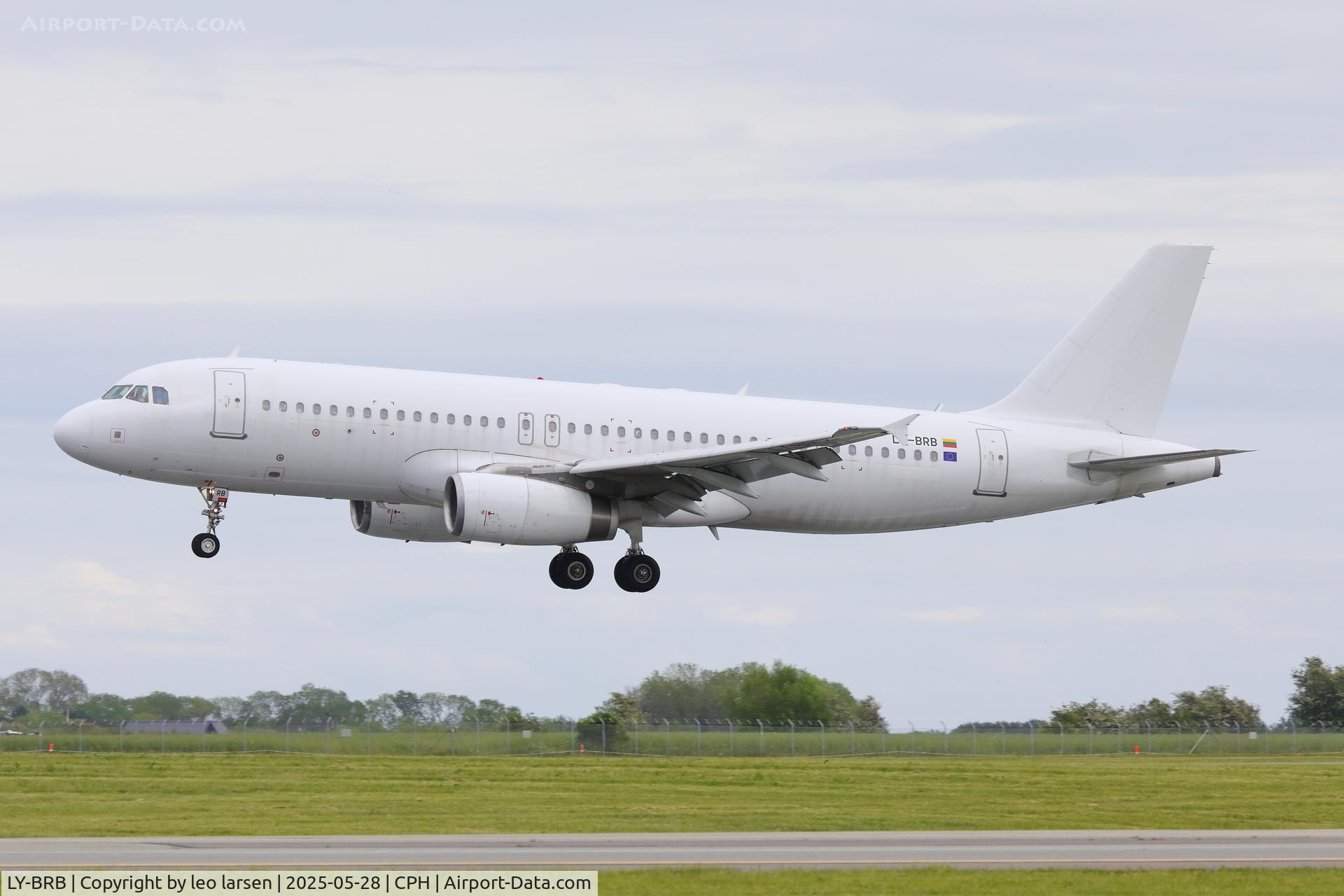 LY-BRB, 2004 Airbus A320-232 C/N 2108, Copenhagen 28.5.2025