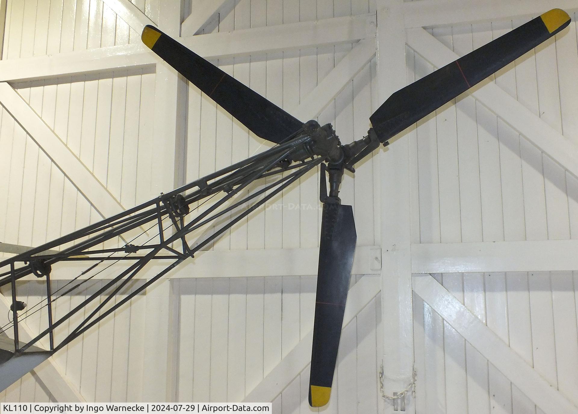 KL110, 1944 Sikorsky R-4B Hoverfly I C/N 140, Sikorsky R-4B Hoverfly Mk1 (containing parts of KK995) at the RAF Museum Hendon