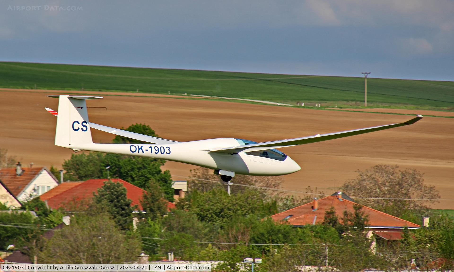 OK-1903, 1989 Schempp-Hirth VENTUS C C/N 419, LZNI - Nitra Airport, Slovakia - Pribina Cup 2025