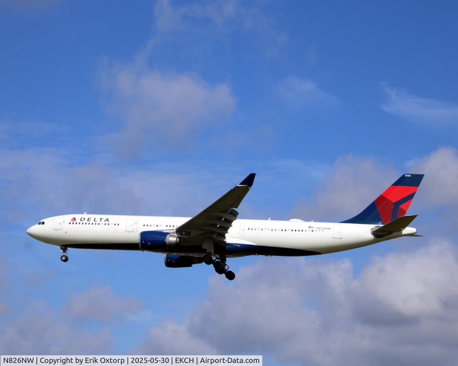 N826NW, 2016 Airbus A330-302 C/N 1701, N826NW landing rw 22L