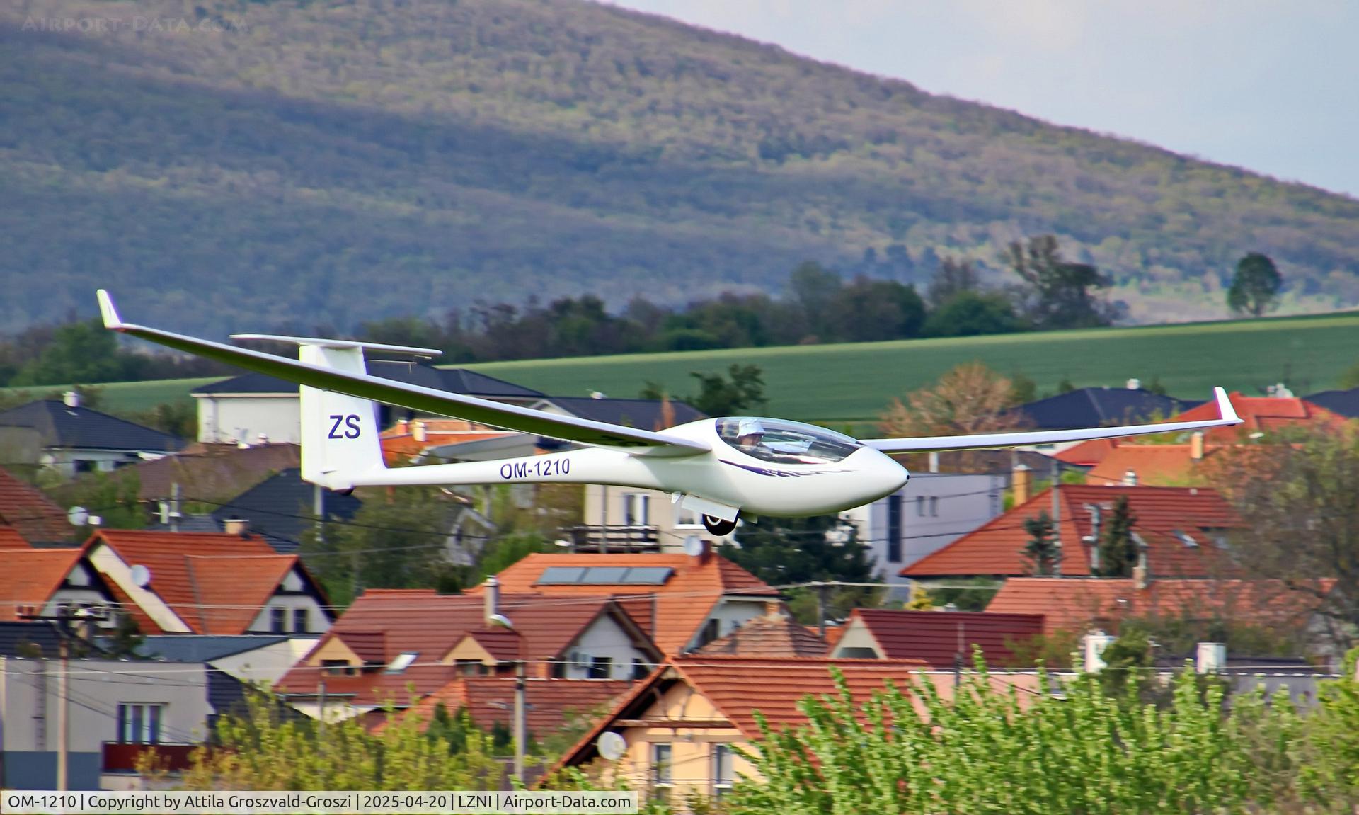 OM-1210, 1991 Schleicher ASW-24 C/N 24114, LZNI - Nitra Airport, Slovakia - Pribina Cup 2025