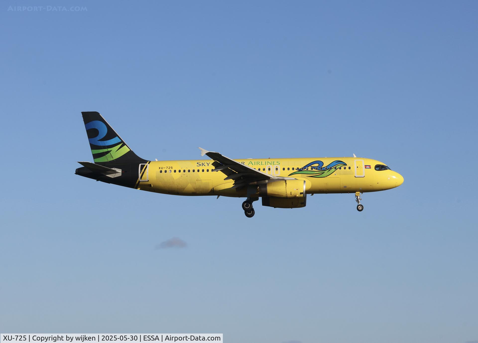 XU-725, 2009 Airbus A320-232 C/N 3812, Rwy 26