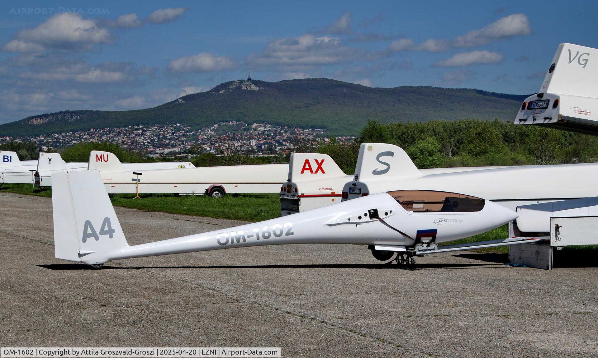 OM-1602, Schleicher ASW 19B, LZNI - Nitra Airport, Slovakia - Pribina Cup 2025