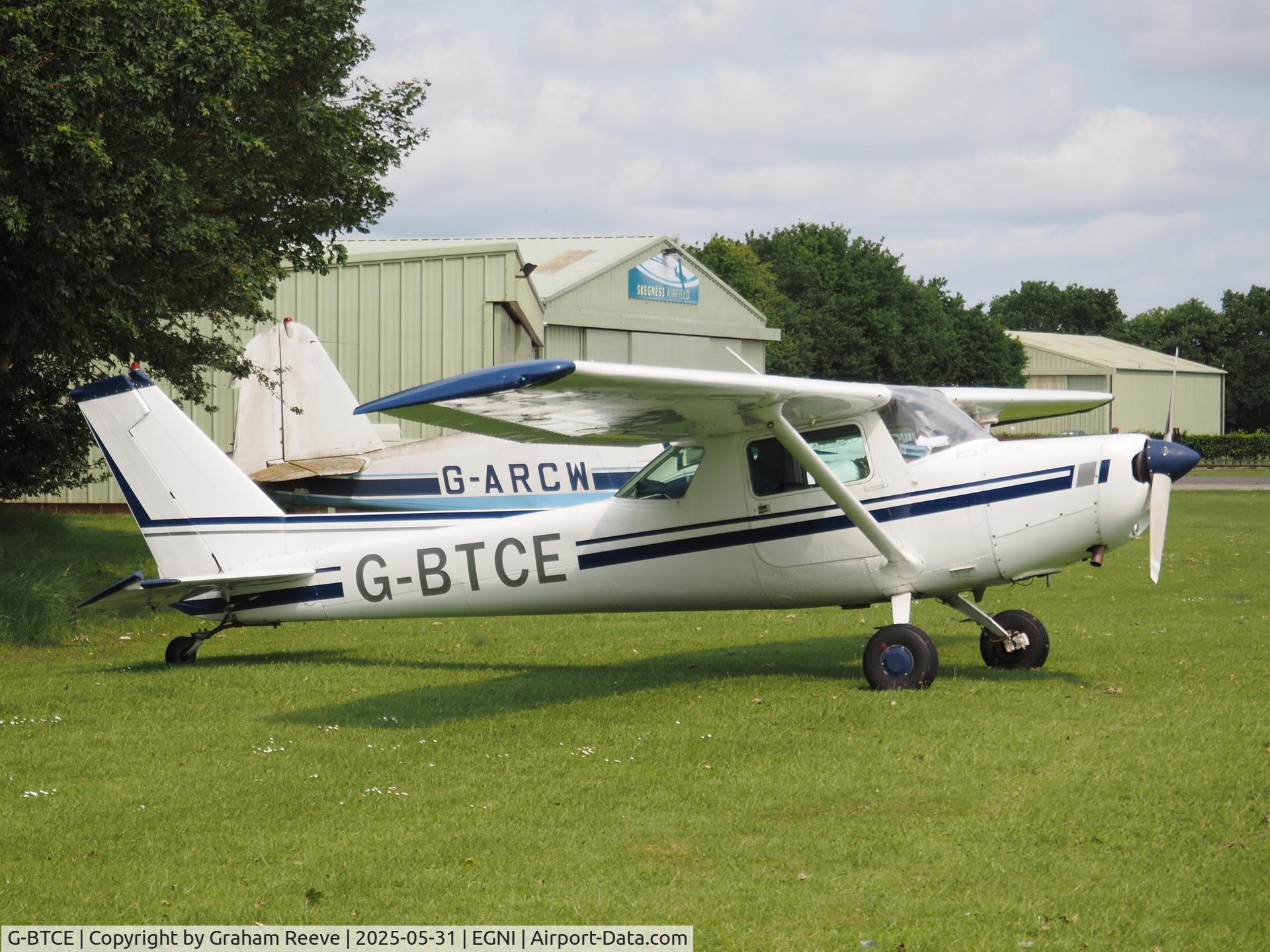 G-BTCE, 1978 Cessna 152 C/N 152-81376, Parked at Skegness.