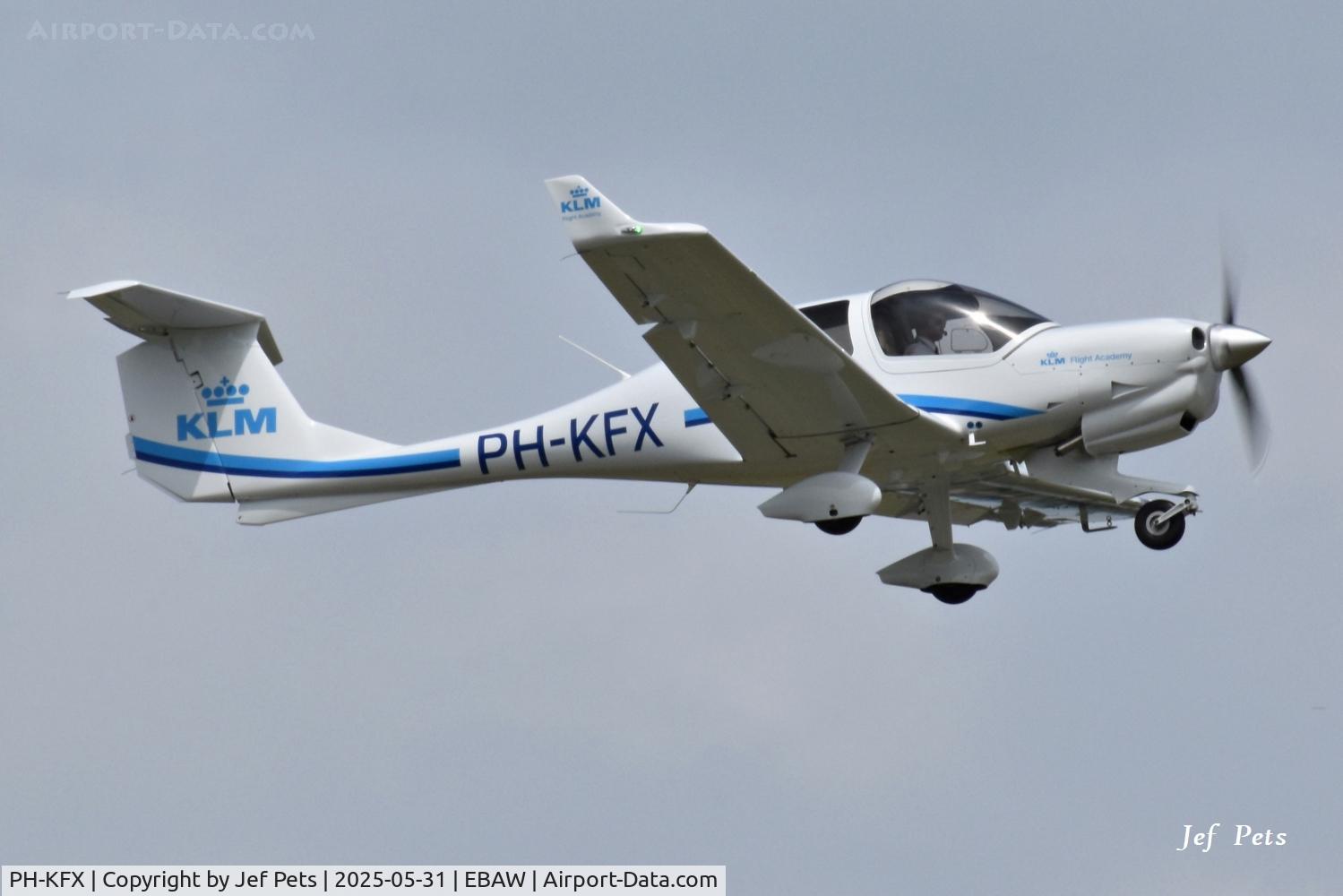PH-KFX, 2024 Diamond DA-40 NG Diamond Star Diamond Star C/N 40.N623, Departing Antwerp Airport.