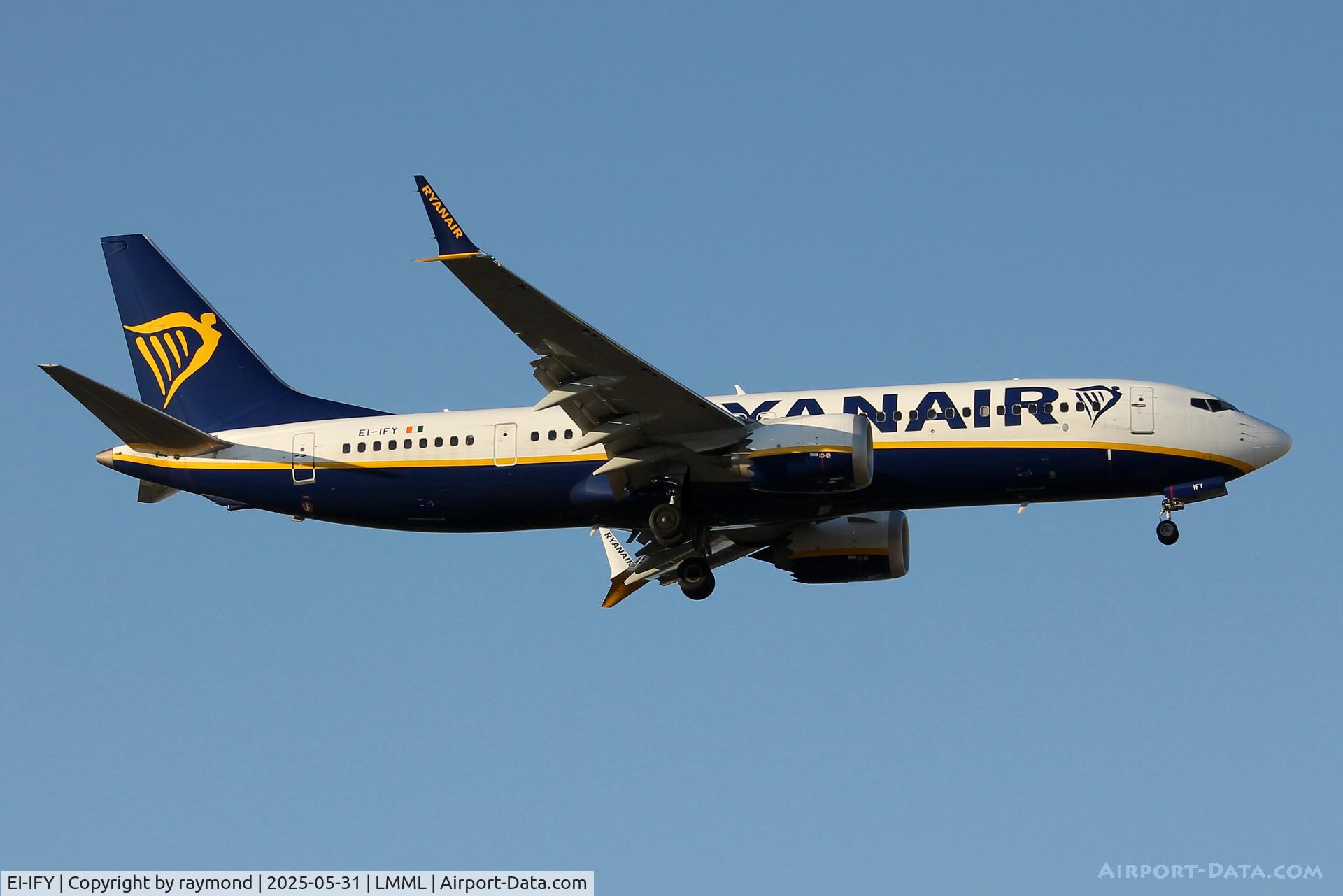 EI-IFY, 2022 Boeing 737-8-200 MAX C/N 67070, Boeing 737-8 MAX 200 reg EI-IFY of Ryanair landing in Malta.