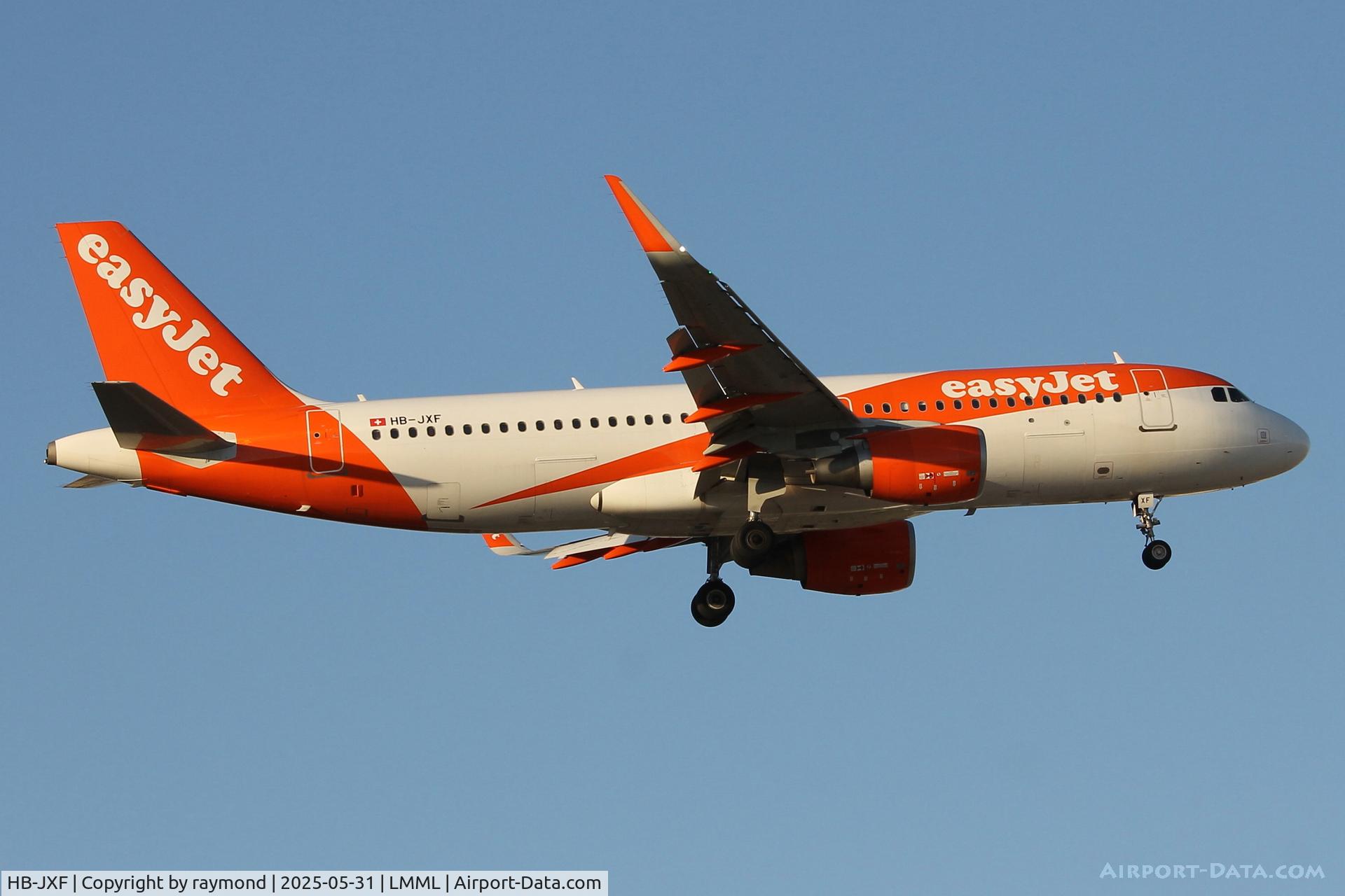 HB-JXF, 2016 Airbus A320-214 C/N 7340, Airbus A320-214 reg HB-JXF of Easyjet Europe on final approach to RW13 Malta.