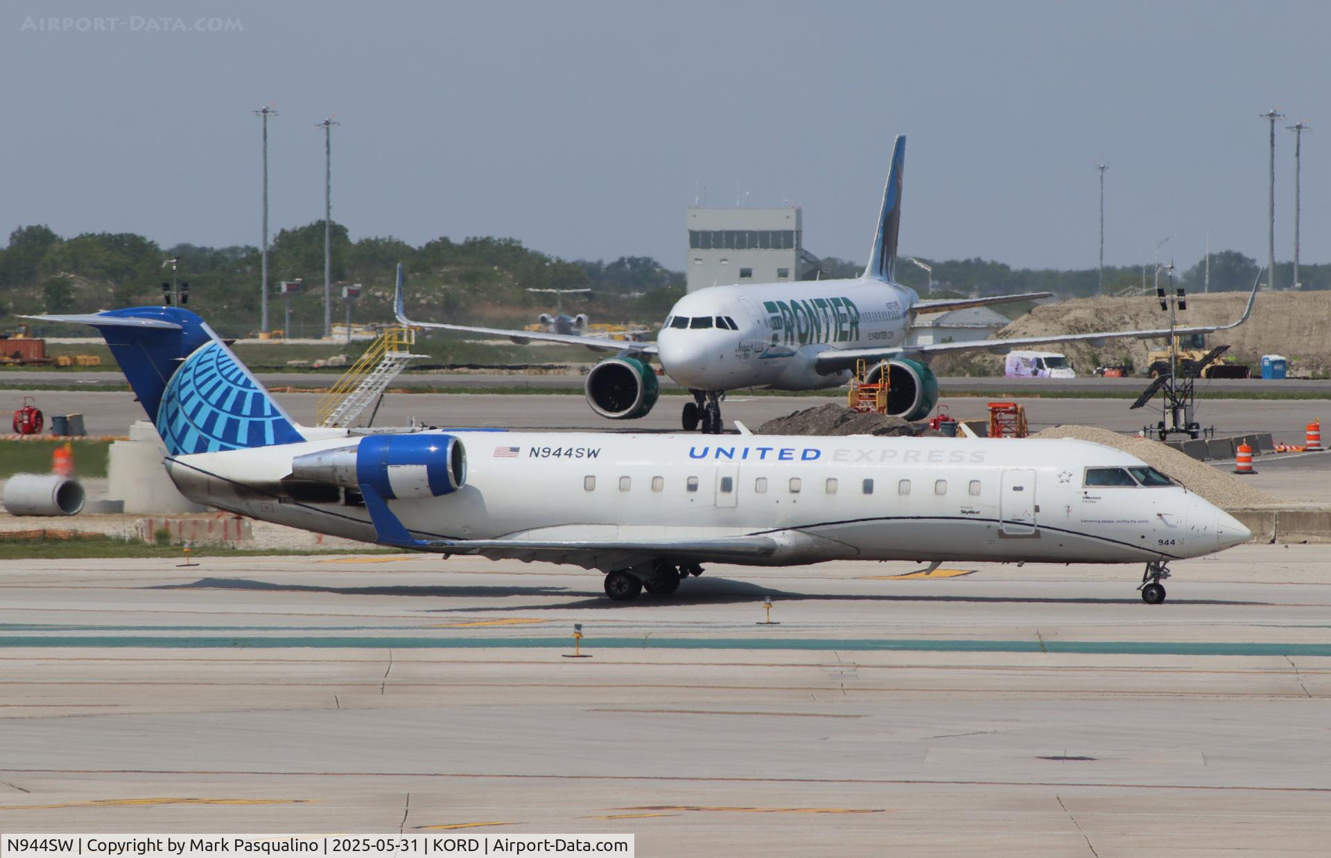 N944SW, 2003 Bombardier CRJ-200LR (CL-600-2B19) C/N 7764, CL-600-2B19