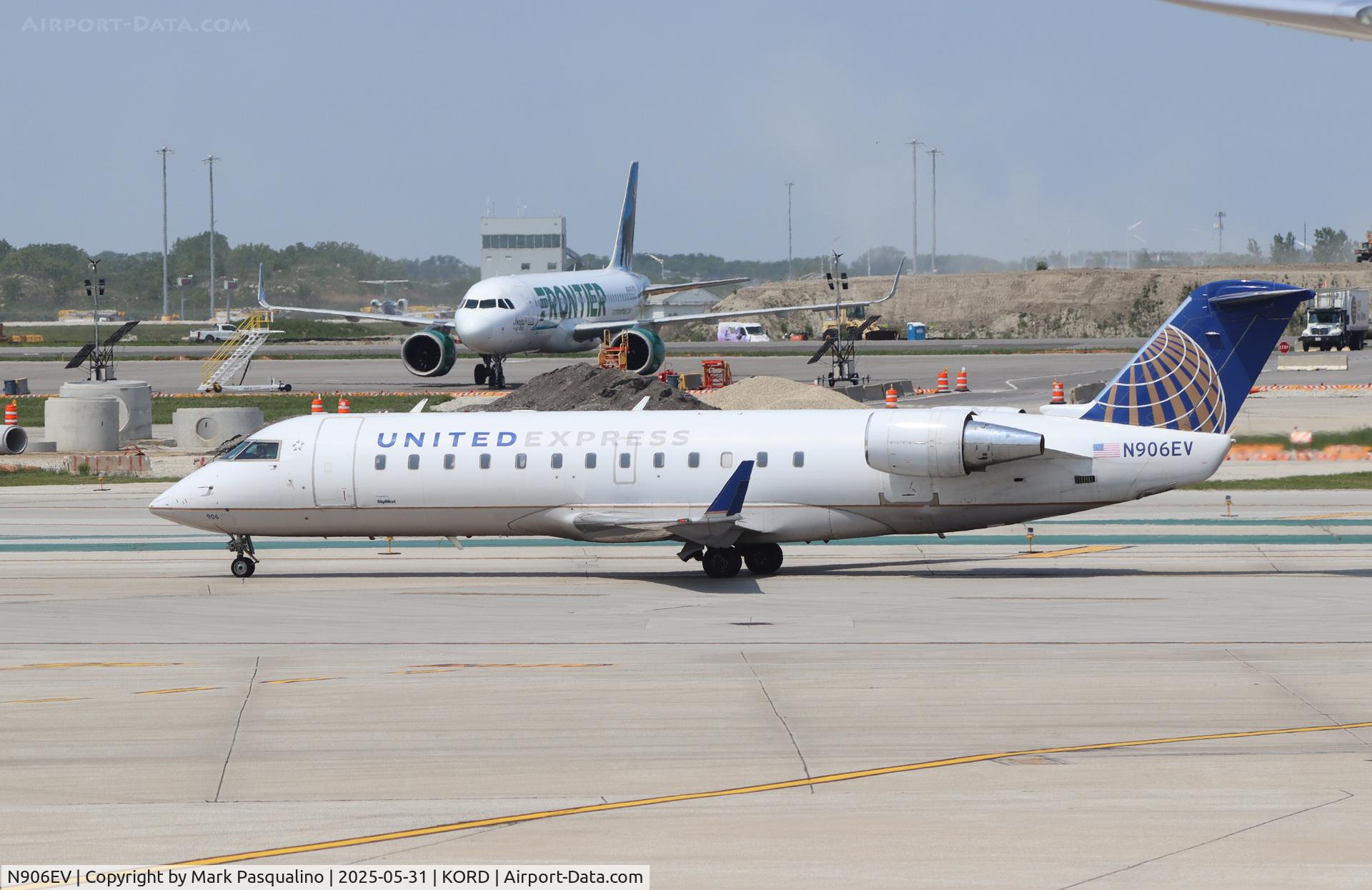 N906EV, 2002 Bombardier CRJ-200ER (CL-600-2B19) C/N 7642, CL-600-2B19