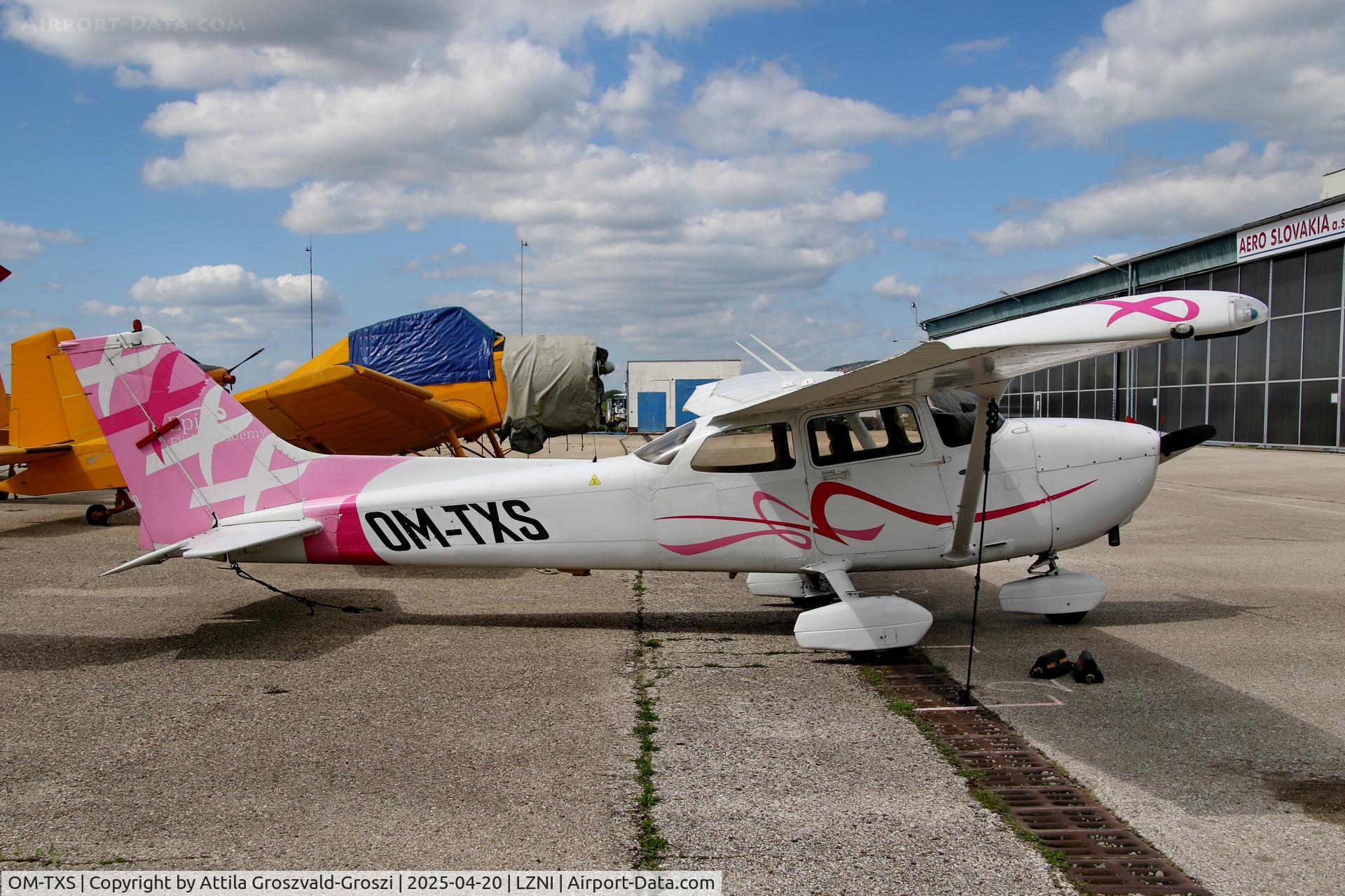 OM-TXS, 2005 Cessna 172S C/N 172S9957, LZNI - Nitra Airport, Slovakia