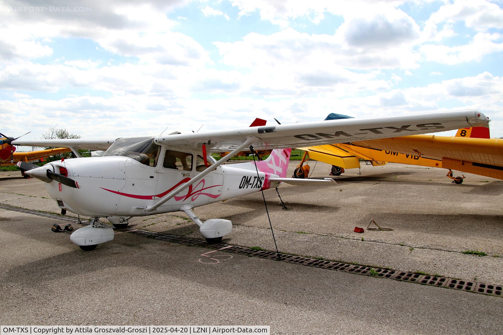 OM-TXS, 2005 Cessna 172S C/N 172S9957, LZNI - Nitra Airport, Slovakia