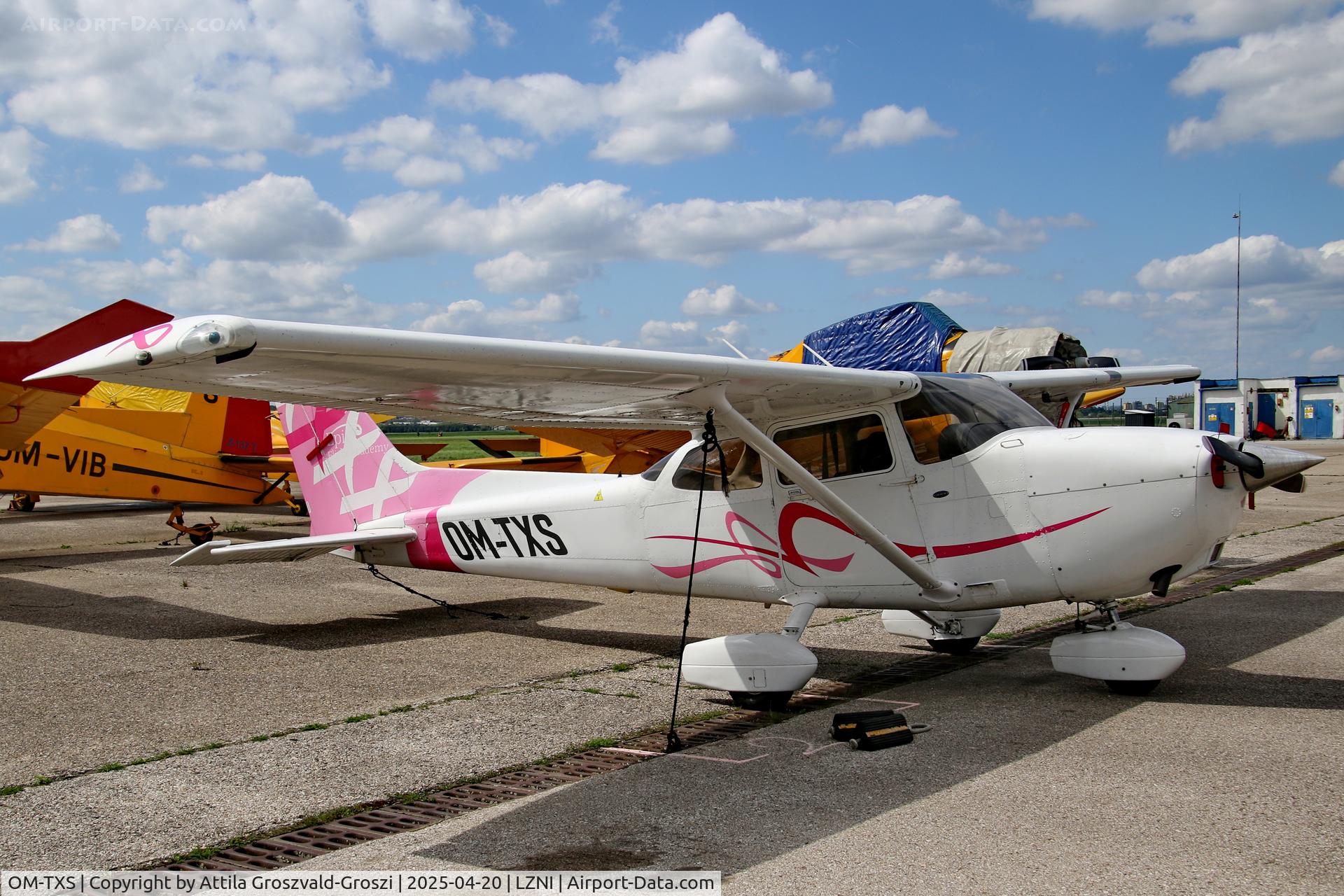 OM-TXS, 2005 Cessna 172S C/N 172S9957, LZNI - Nitra Airport, Slovakia