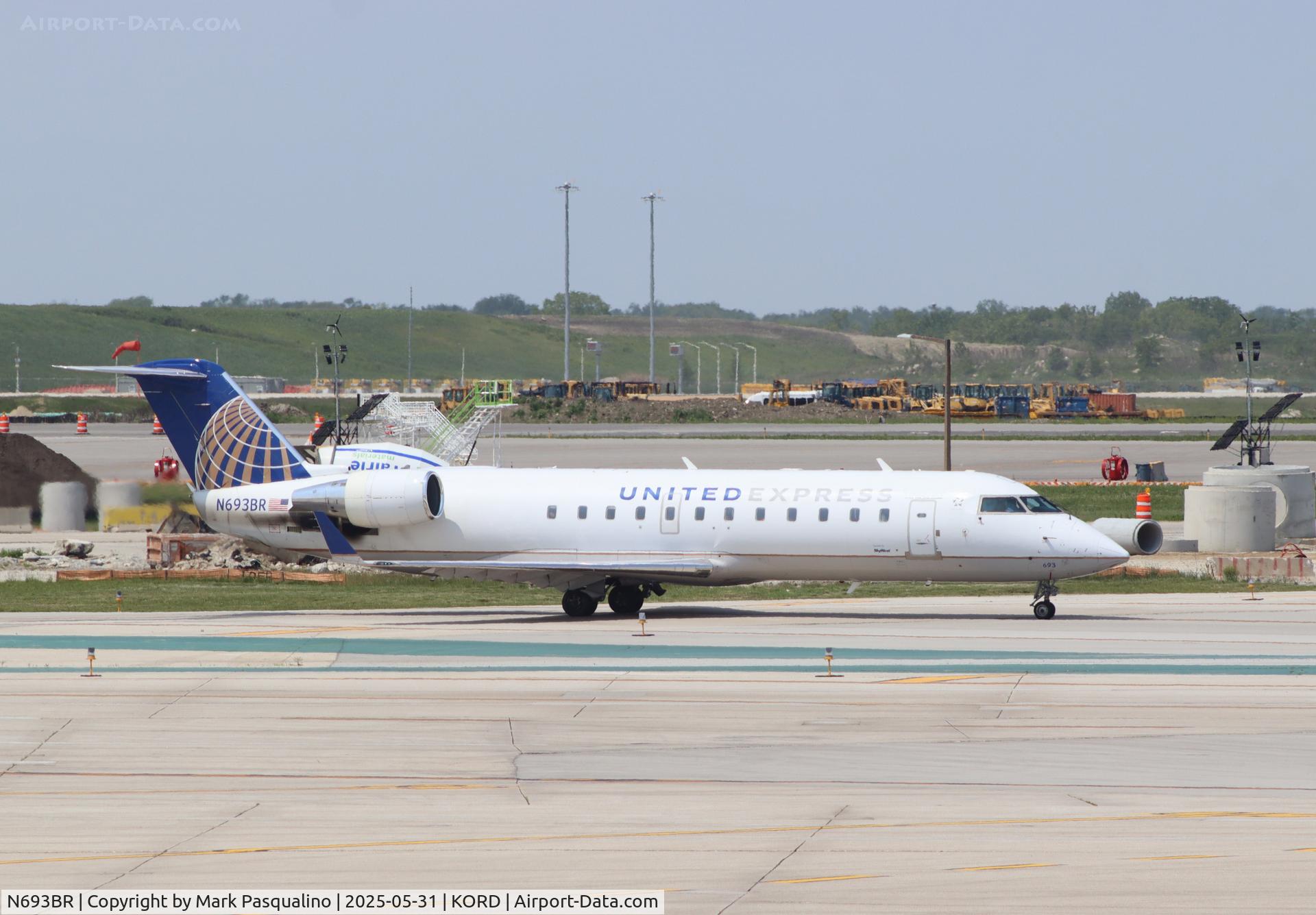 N693BR, 2003 Bombardier CRJ-200ER (CL-600-2B19) C/N 7761, CL-600-2B19