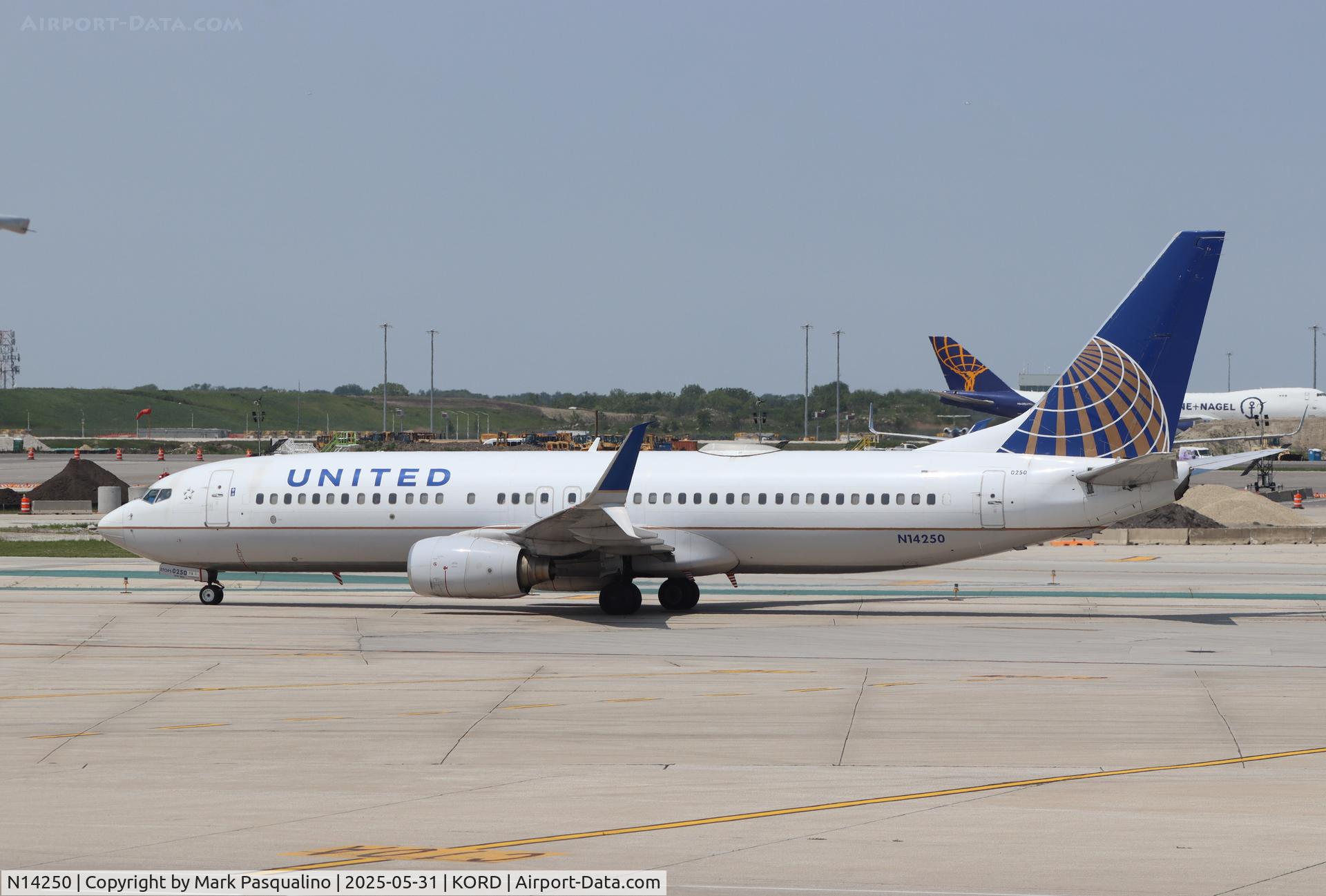 N14250, 1999 Boeing 737-824 C/N 28957, Boeing 737-824