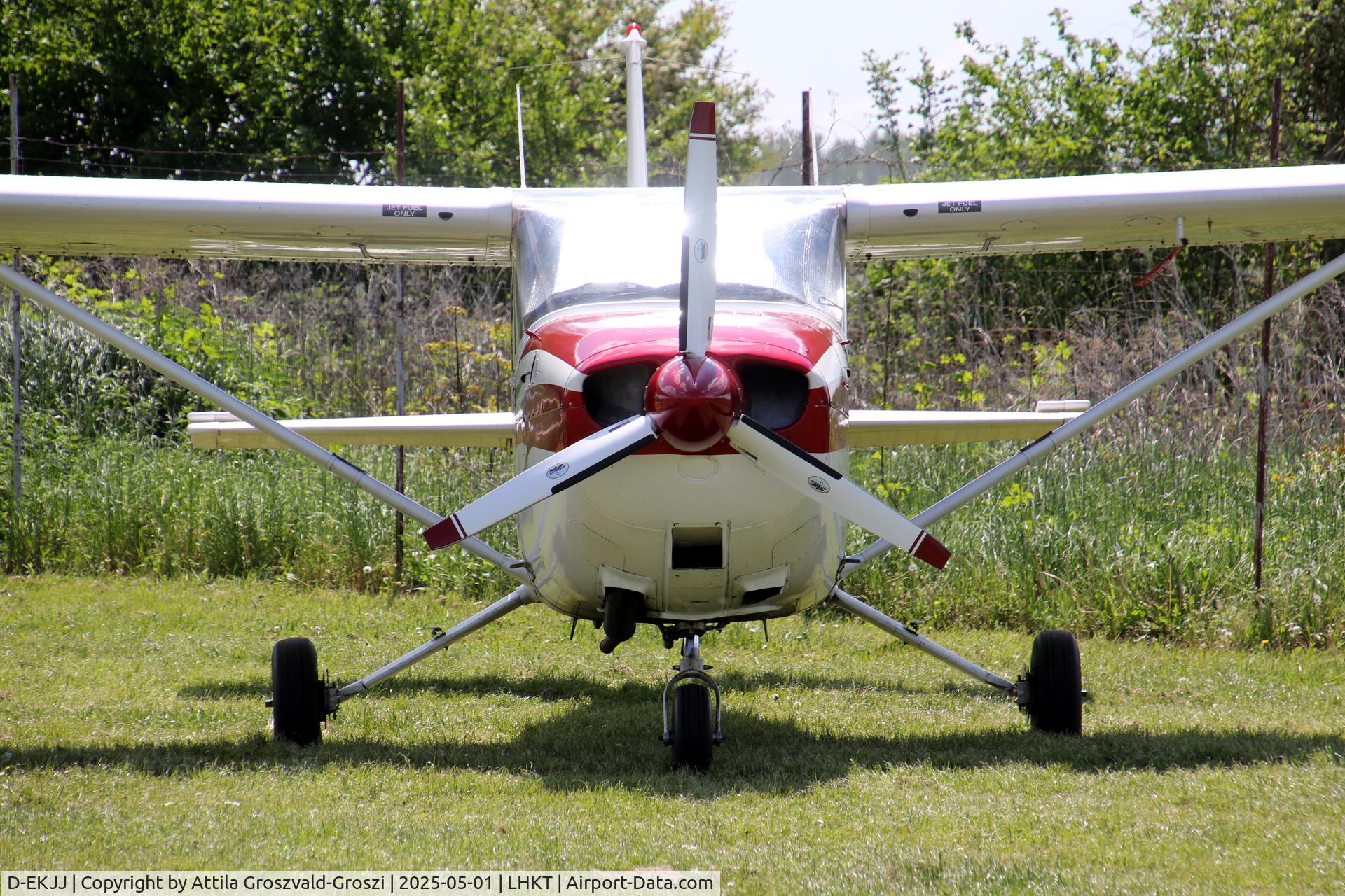 D-EKJJ, 1971 Reims F172K Skyhawk C/N F17200800, LHKT - Kadarkút Airport, Hungary. Kadarkút Airshow 2025