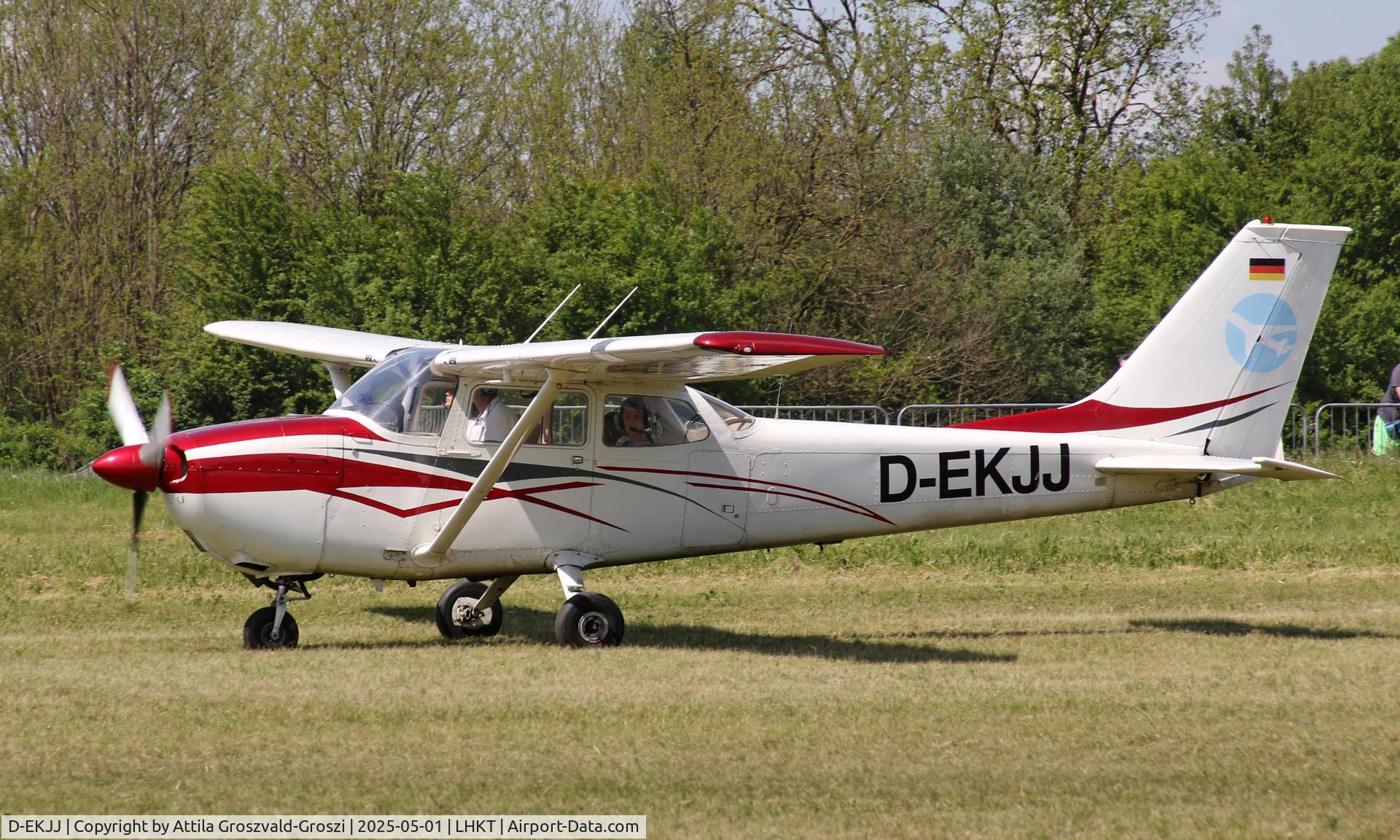 D-EKJJ, 1971 Reims F172K Skyhawk C/N F17200800, LHKT - Kadarkút Airport, Hungary. Kadarkút Airshow 2025