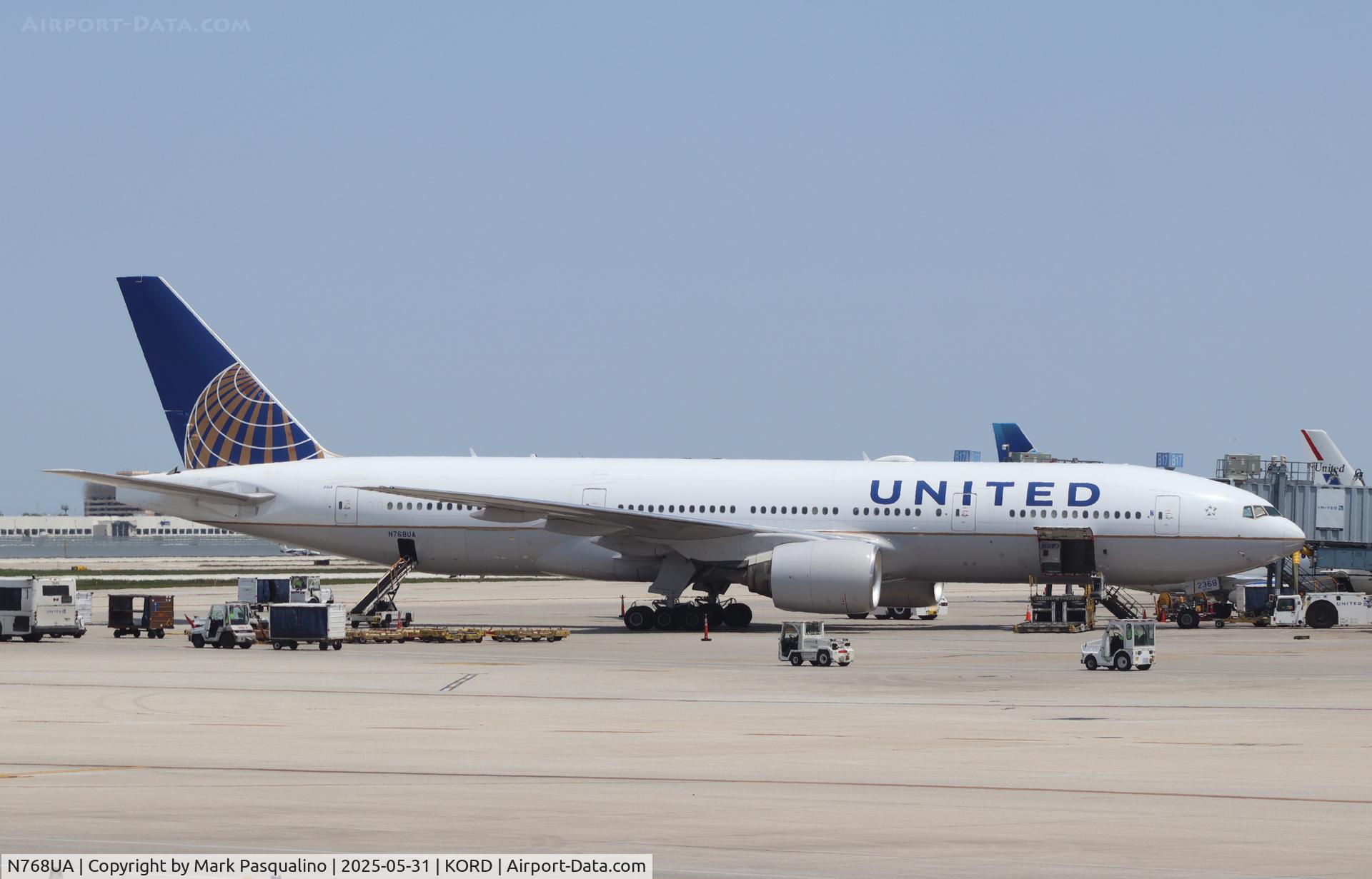 N768UA, 1995 Boeing 777-222 C/N 26919, Boeing 777-222