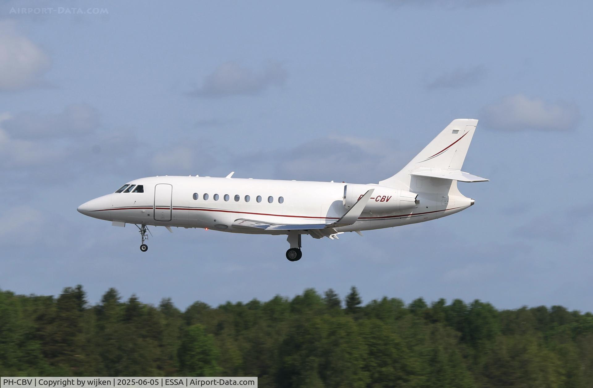 PH-CBV, 2021 Dassault Aviation Falcon 2000LX C/N 384, Rwy 26