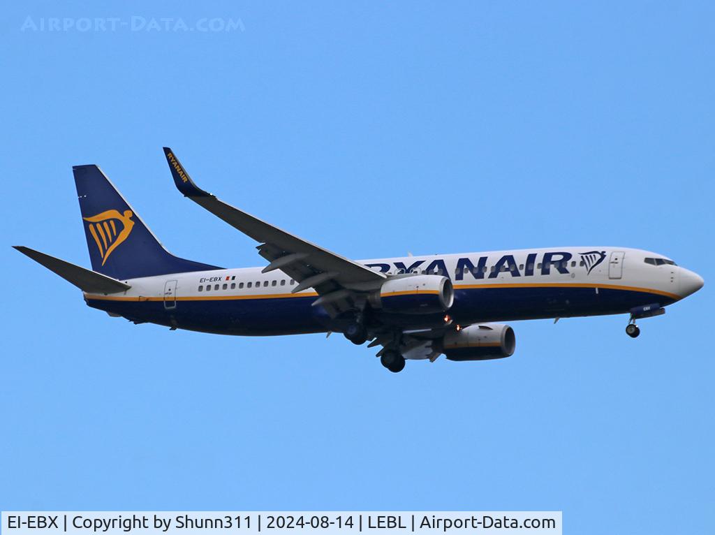 EI-EBX, 2009 Boeing 737-8AS C/N 35007, Landing rwy 24R