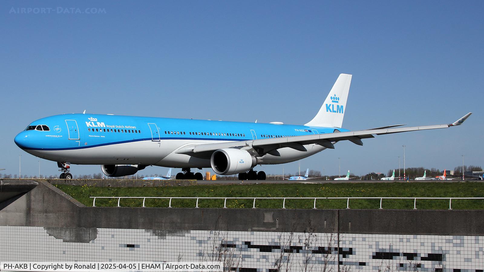 PH-AKB, 2012 Airbus A330-303 C/N 1294, at eham