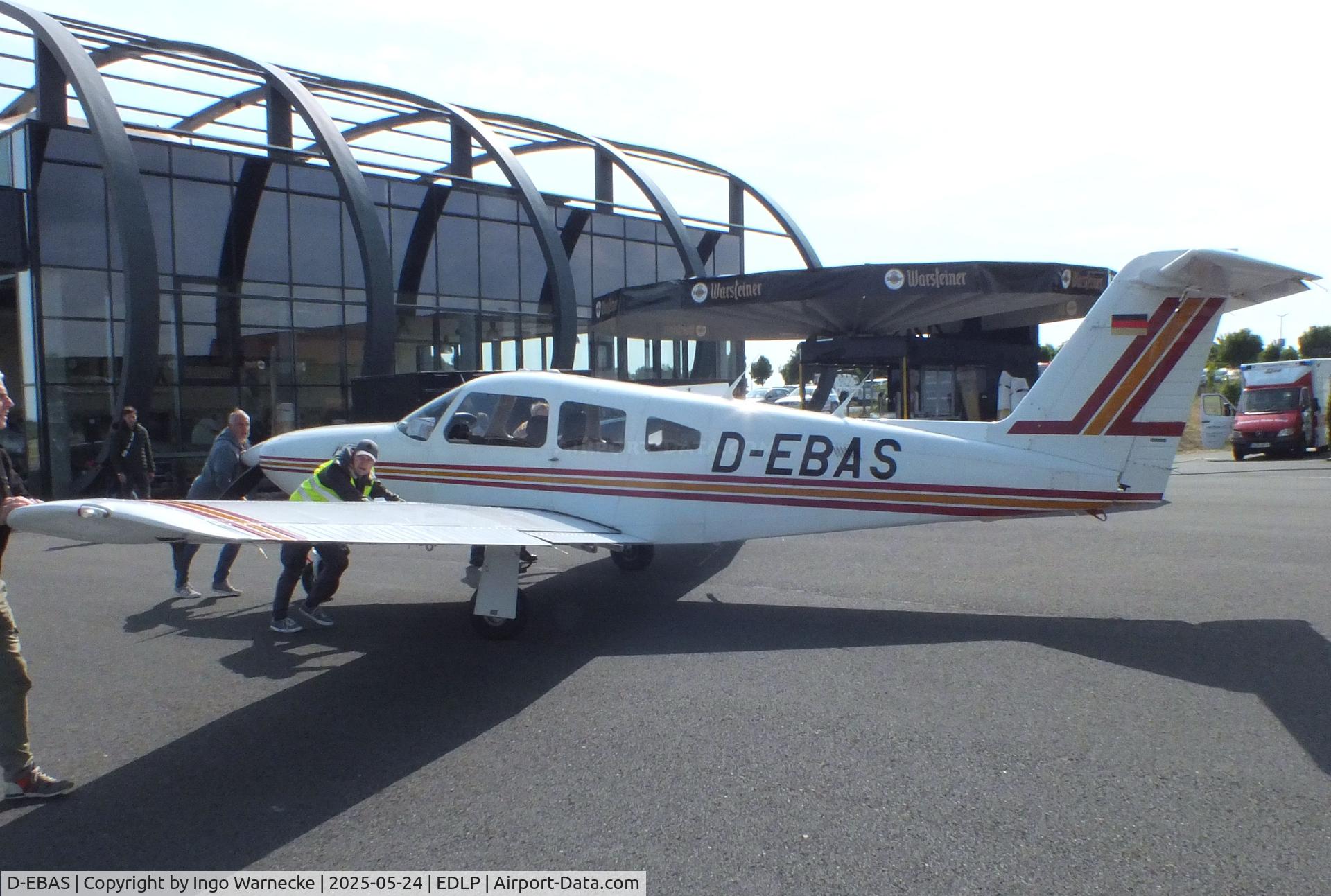 D-EBAS, Piper PA-28RT-201T Arrow IV C/N 28R8231024, Piper PA-28RT-201T Arrow IV at the 2025 Quax Hangartage / Hangardays at Paderborn Lippstadt airport