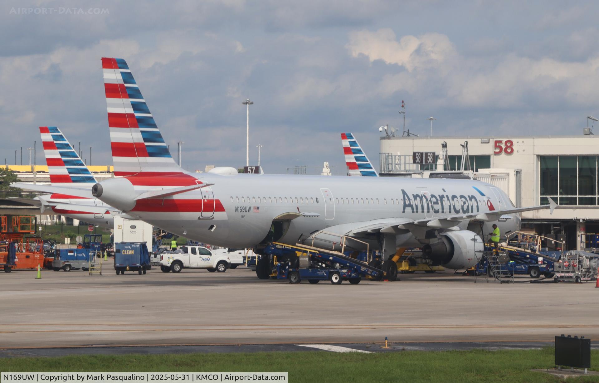 N169UW, 2001 Airbus A321-211 C/N 1455, Airbus A321-211
